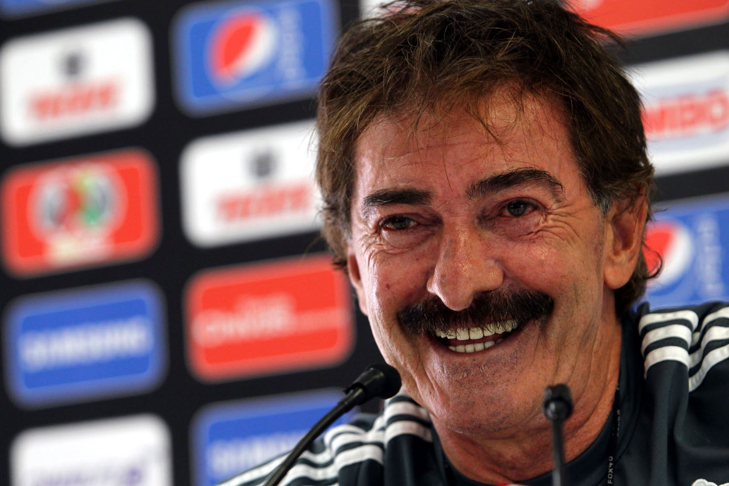 Se rasura La Volpe... el salario