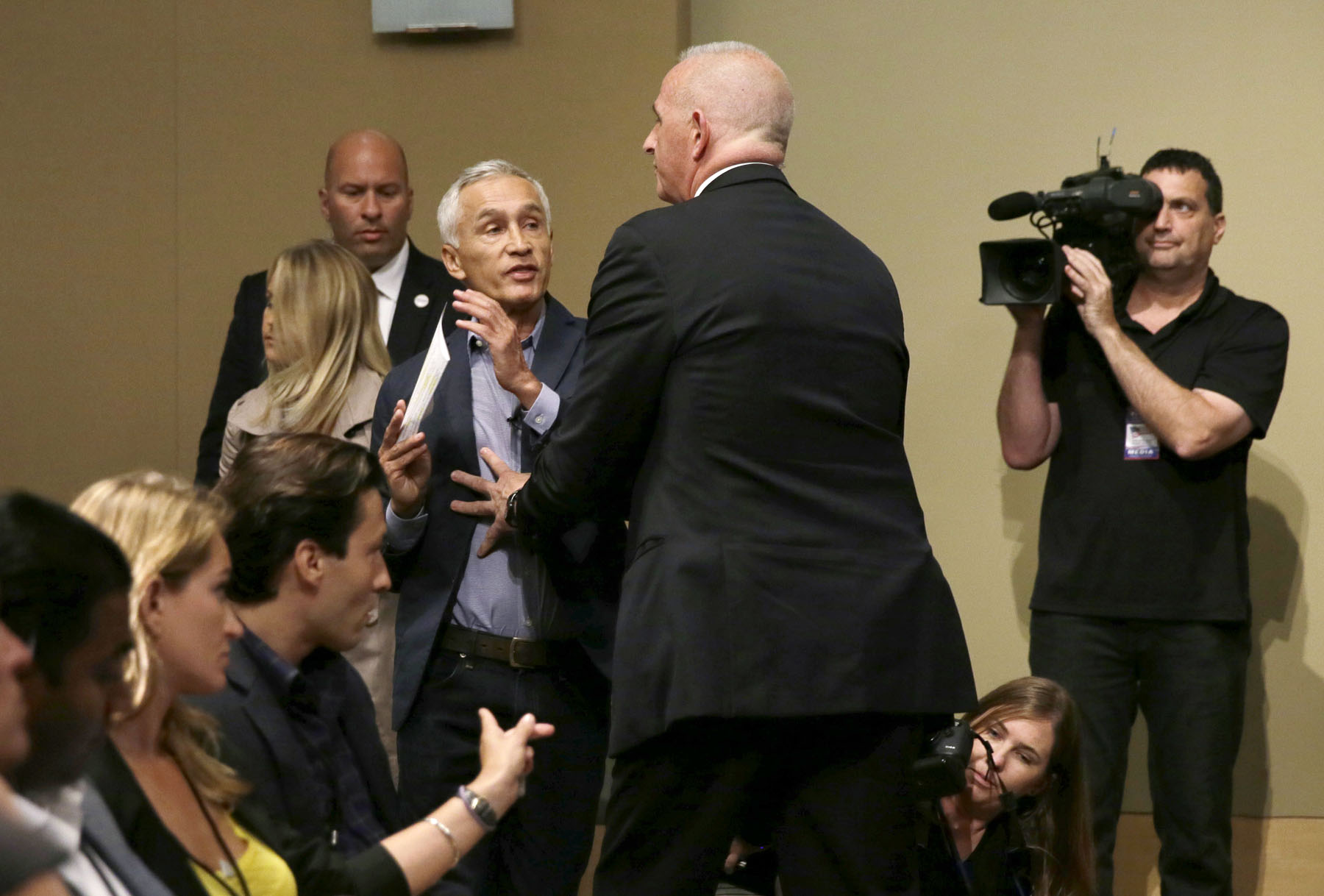 Trump: “&iexcl;Vaya de regreso a Univisi&oacute;n!”