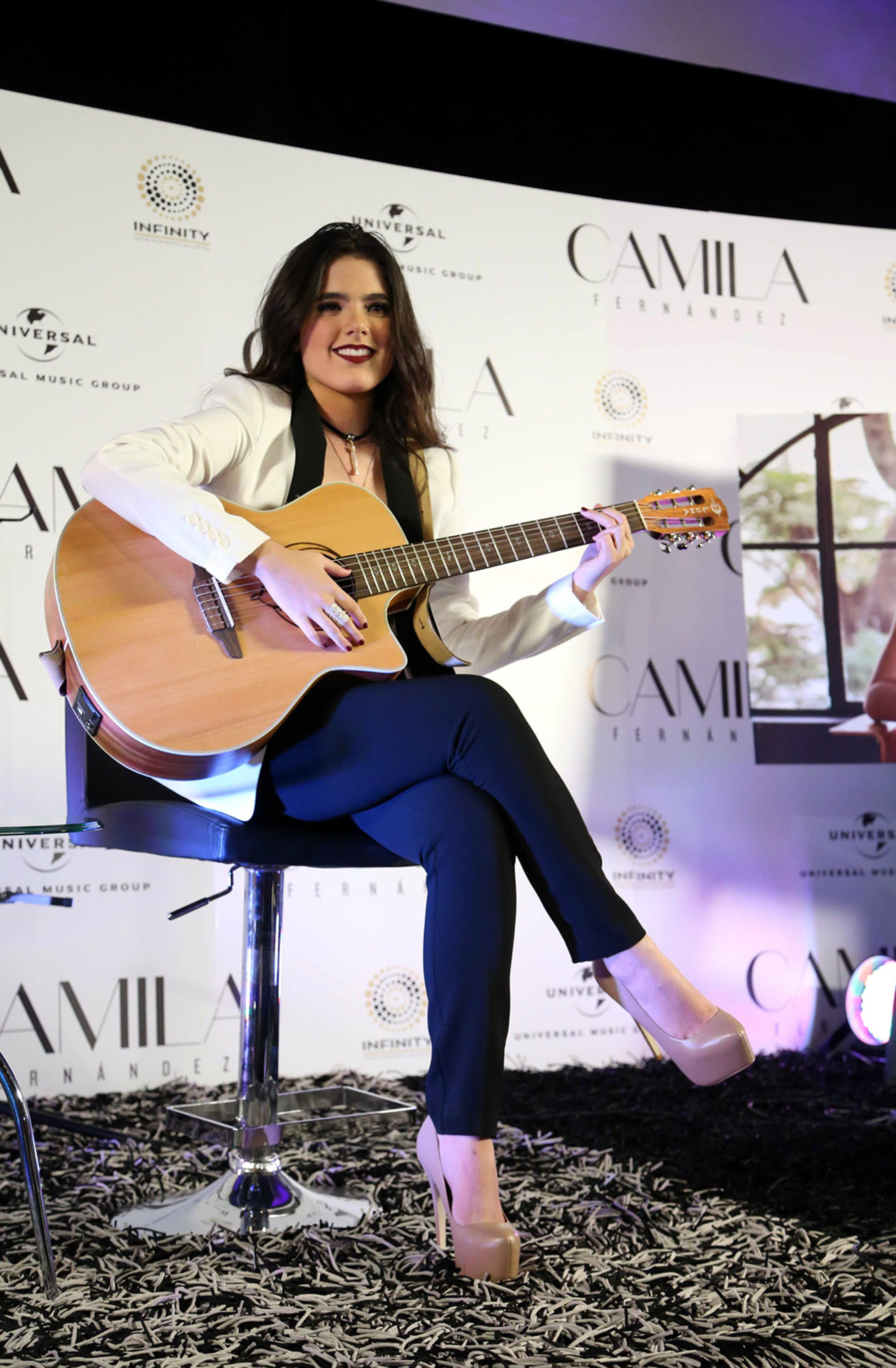 Debuta hija del Potrillo  como cantante