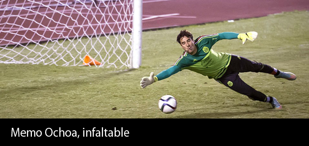 Memo Ochoa, infaltable