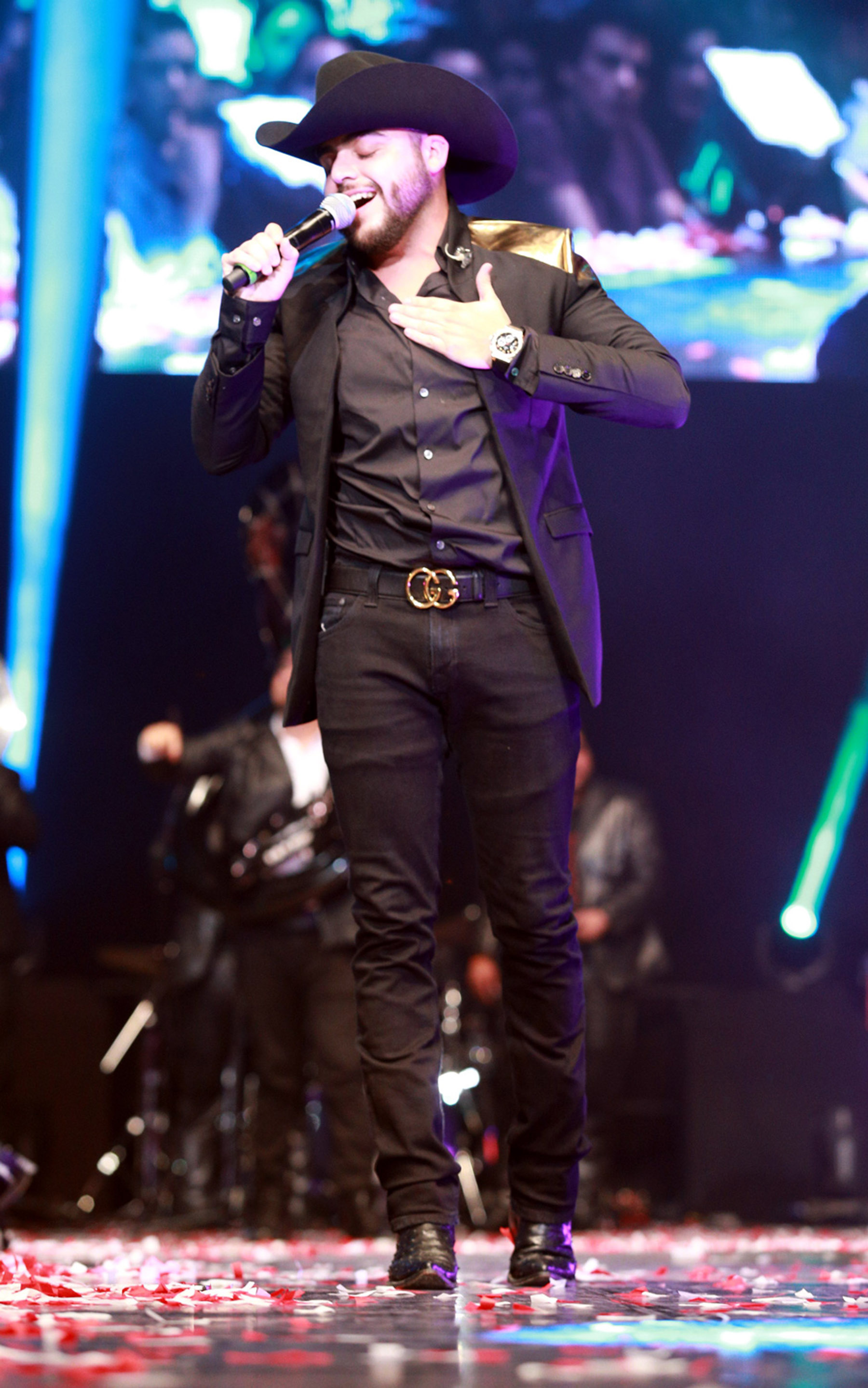 Pide Fiscal&iacute;a cancelar concierto de Ortiz