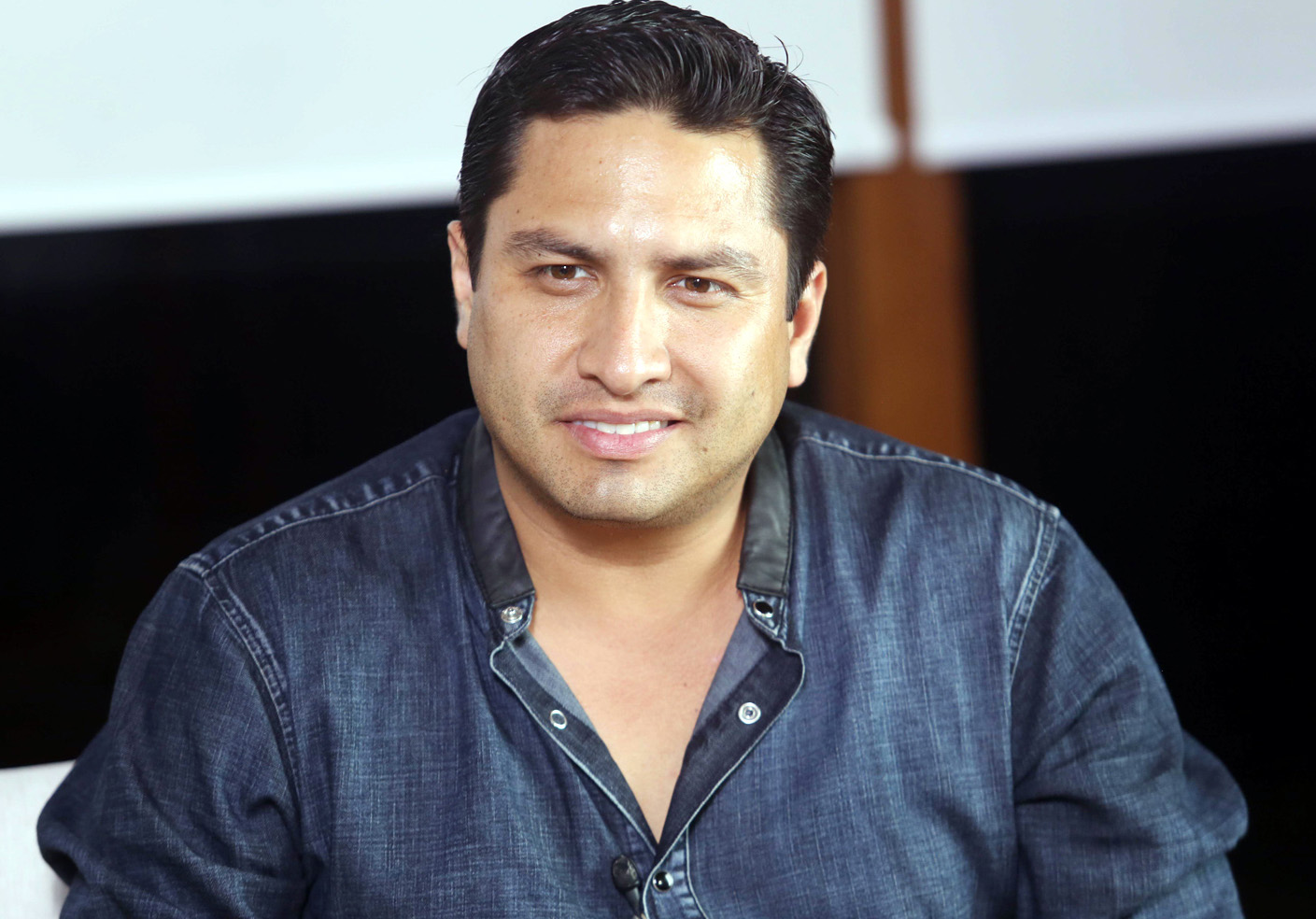 Sufre Juli&oacute;n Alvarez susto en el aire