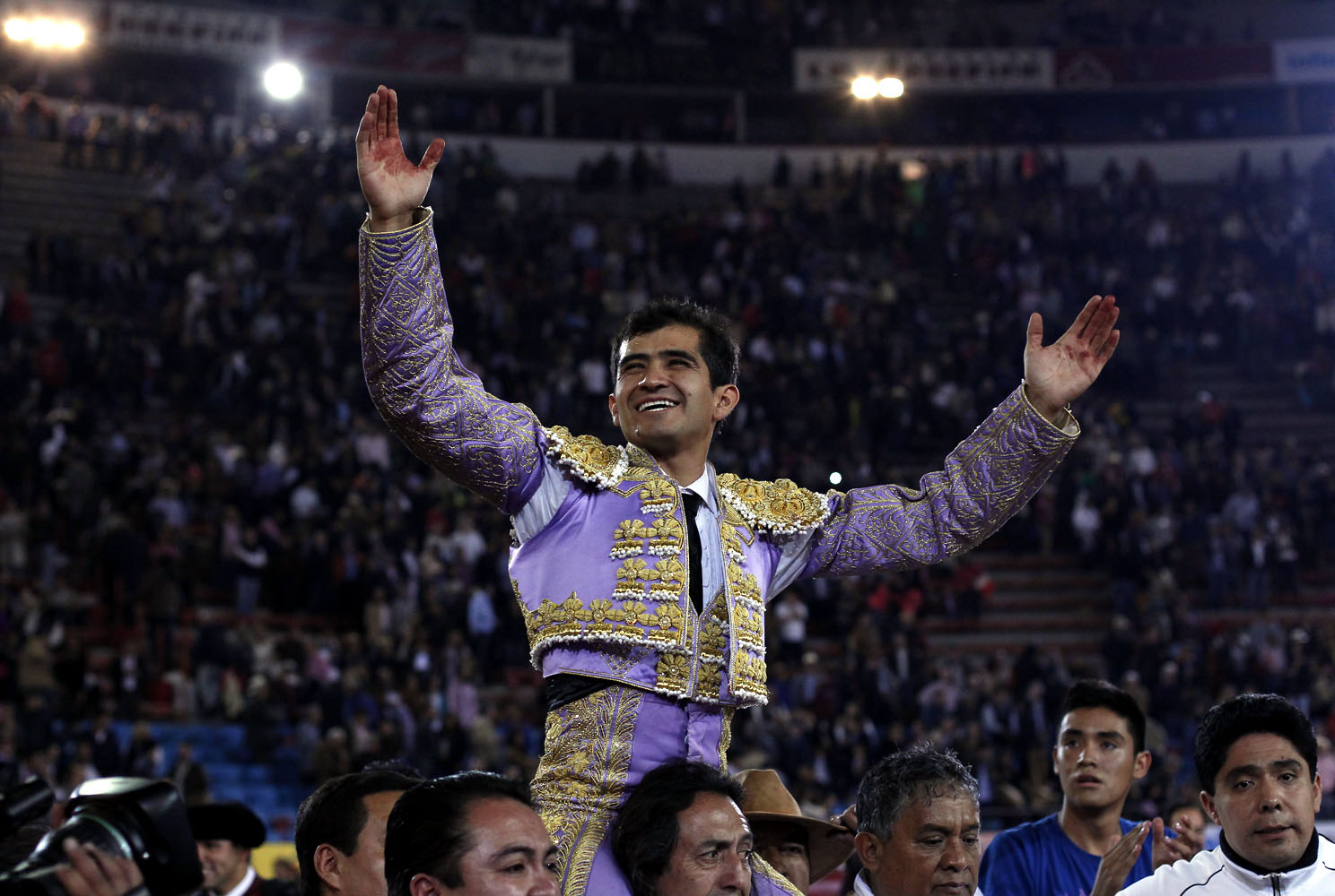 Torea como un grande Luis David Adame