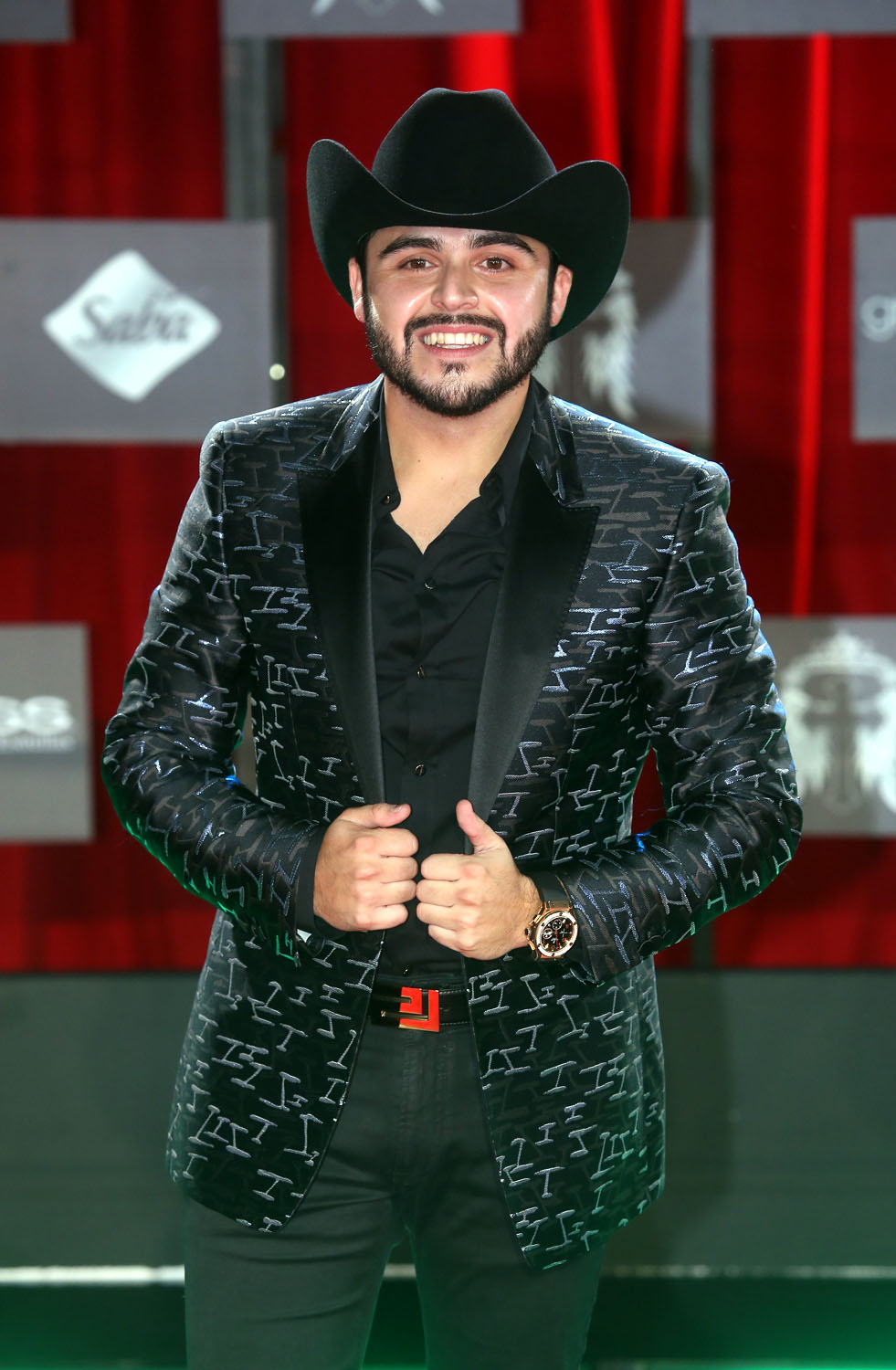 Quieren aprehender a Gerardo Ortiz