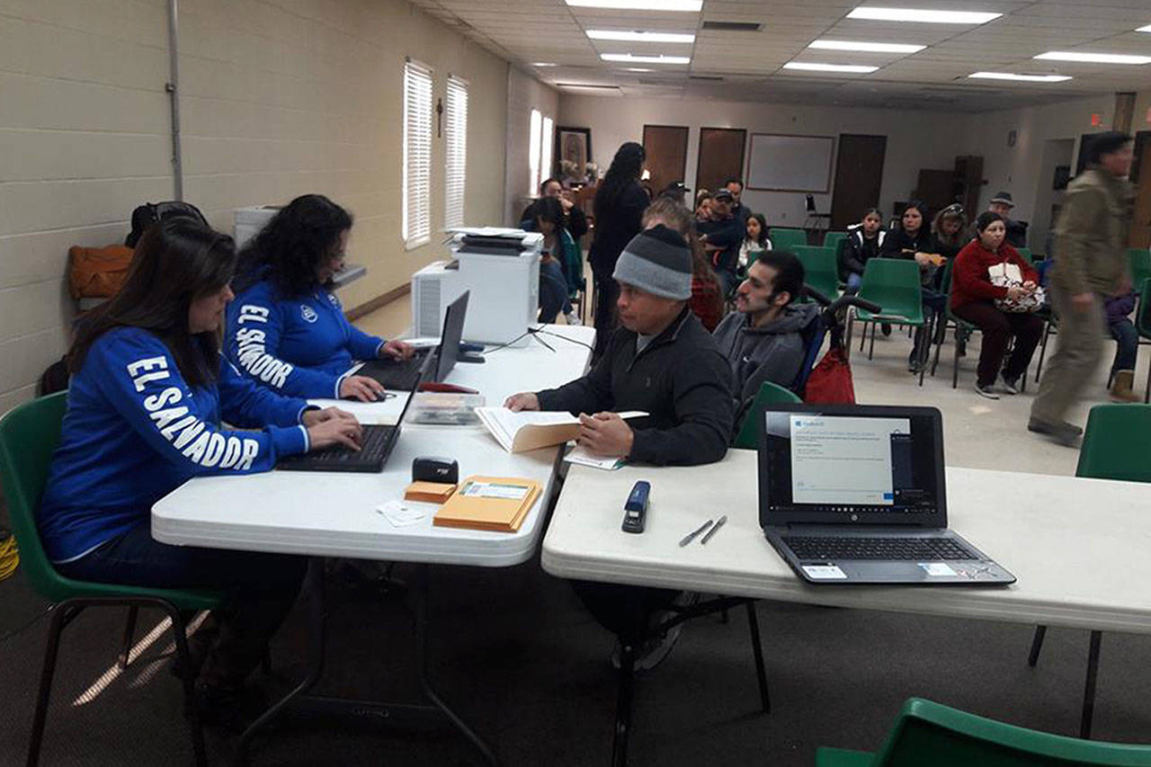 Consulado móvil de El Salvador en Portland, Oregón La Raza del Noroeste