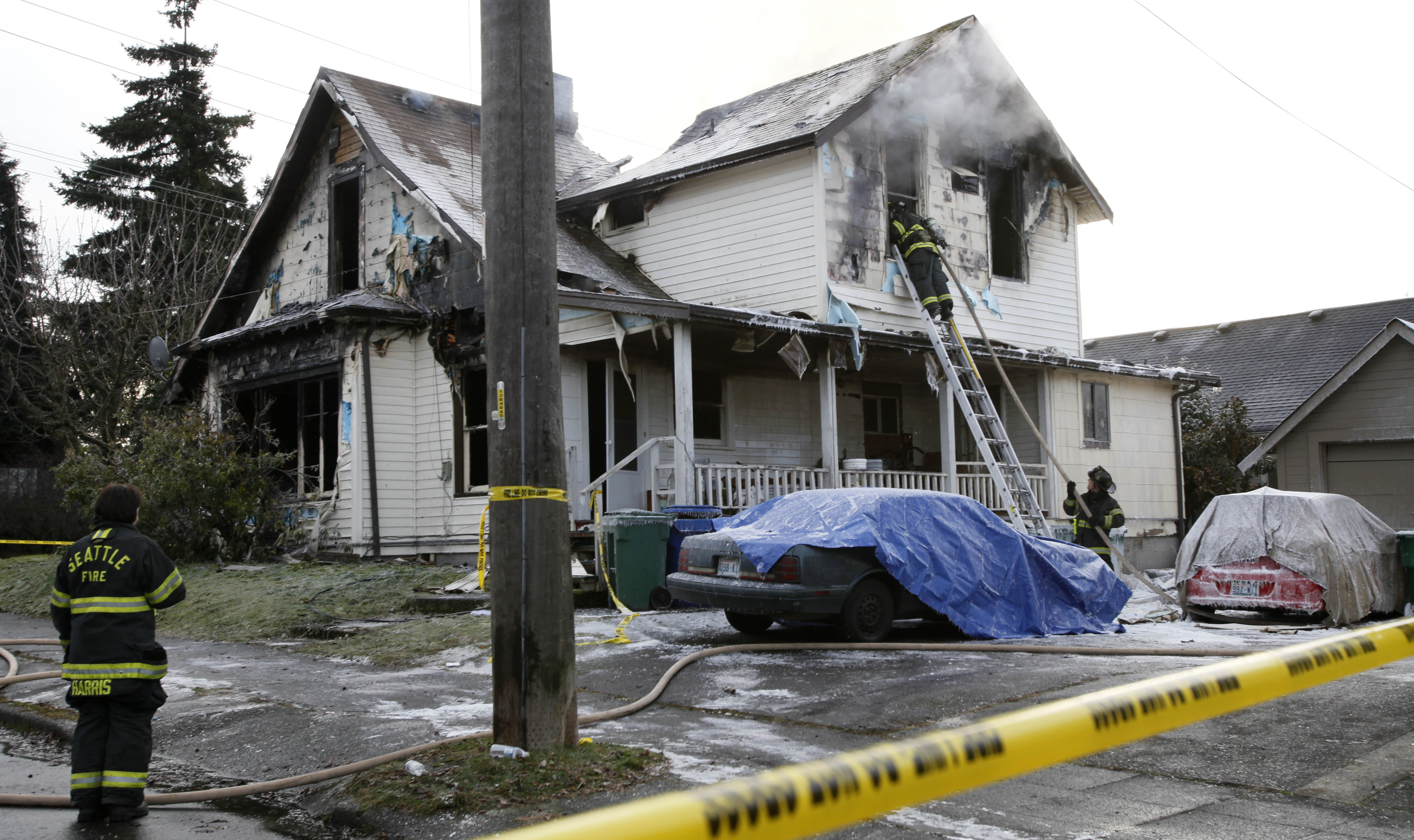 7 personas rescatadas de las llamas