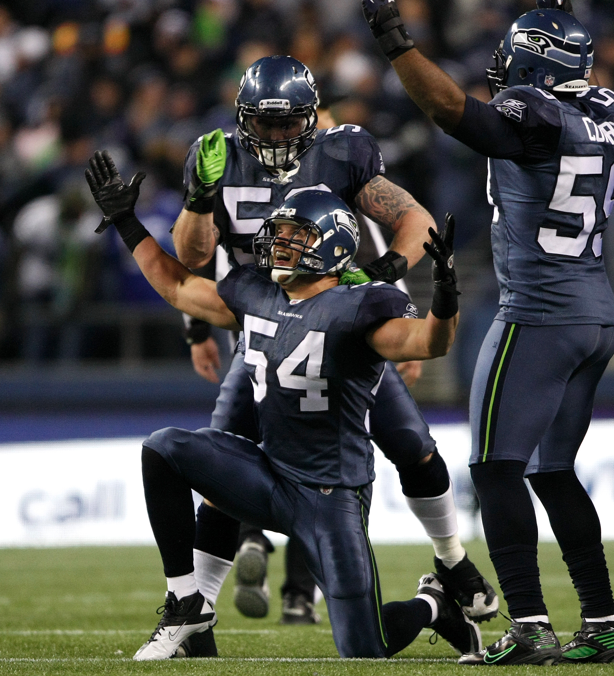 Seahawks ganan su Divisi&oacute;n con "u&ntilde;as y dientes"
