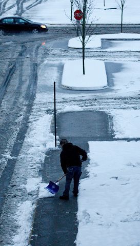 La nieve causa inconvenientes