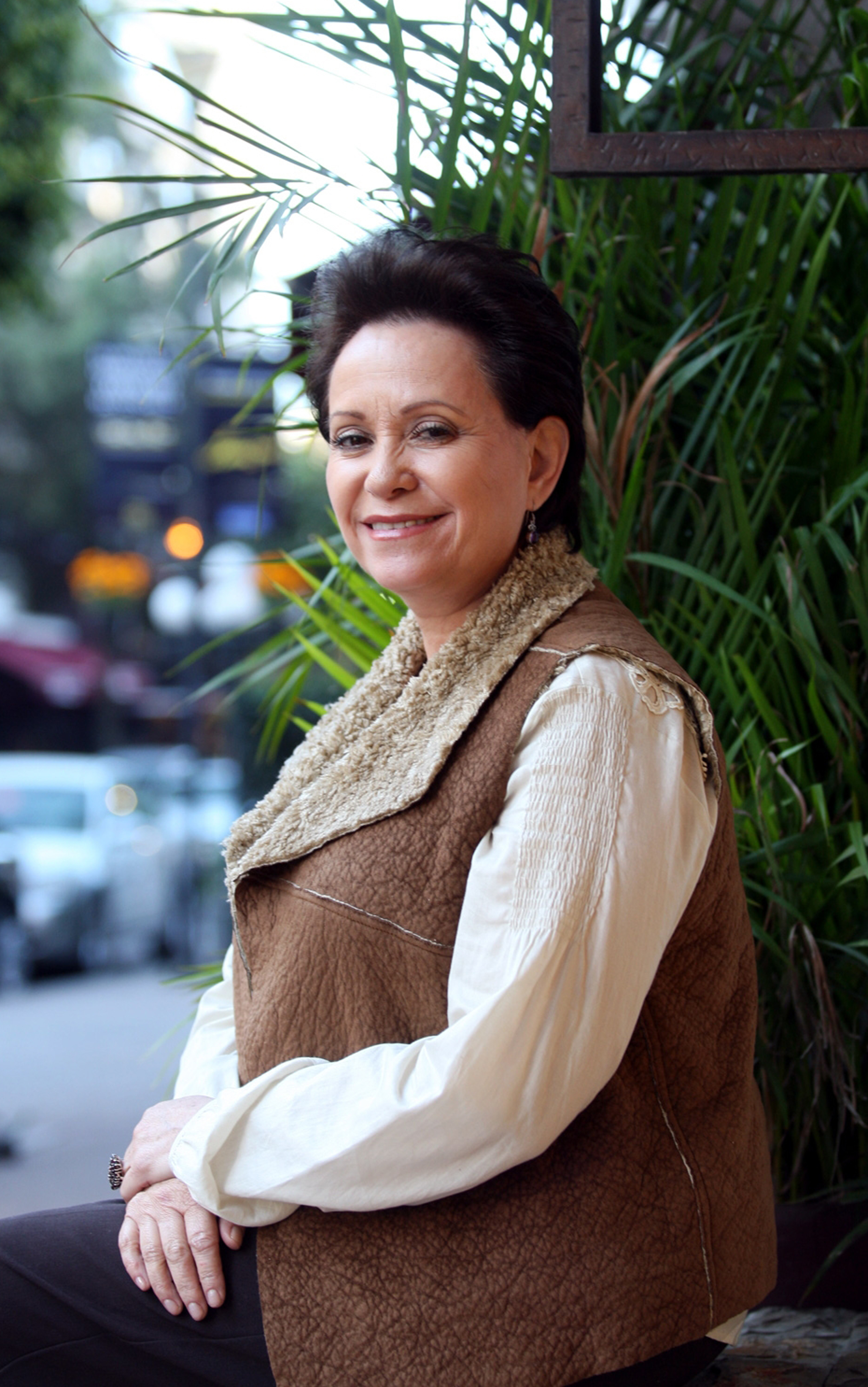 Adriana Barraza destaca biculturalismo de "From Prada to Nada"