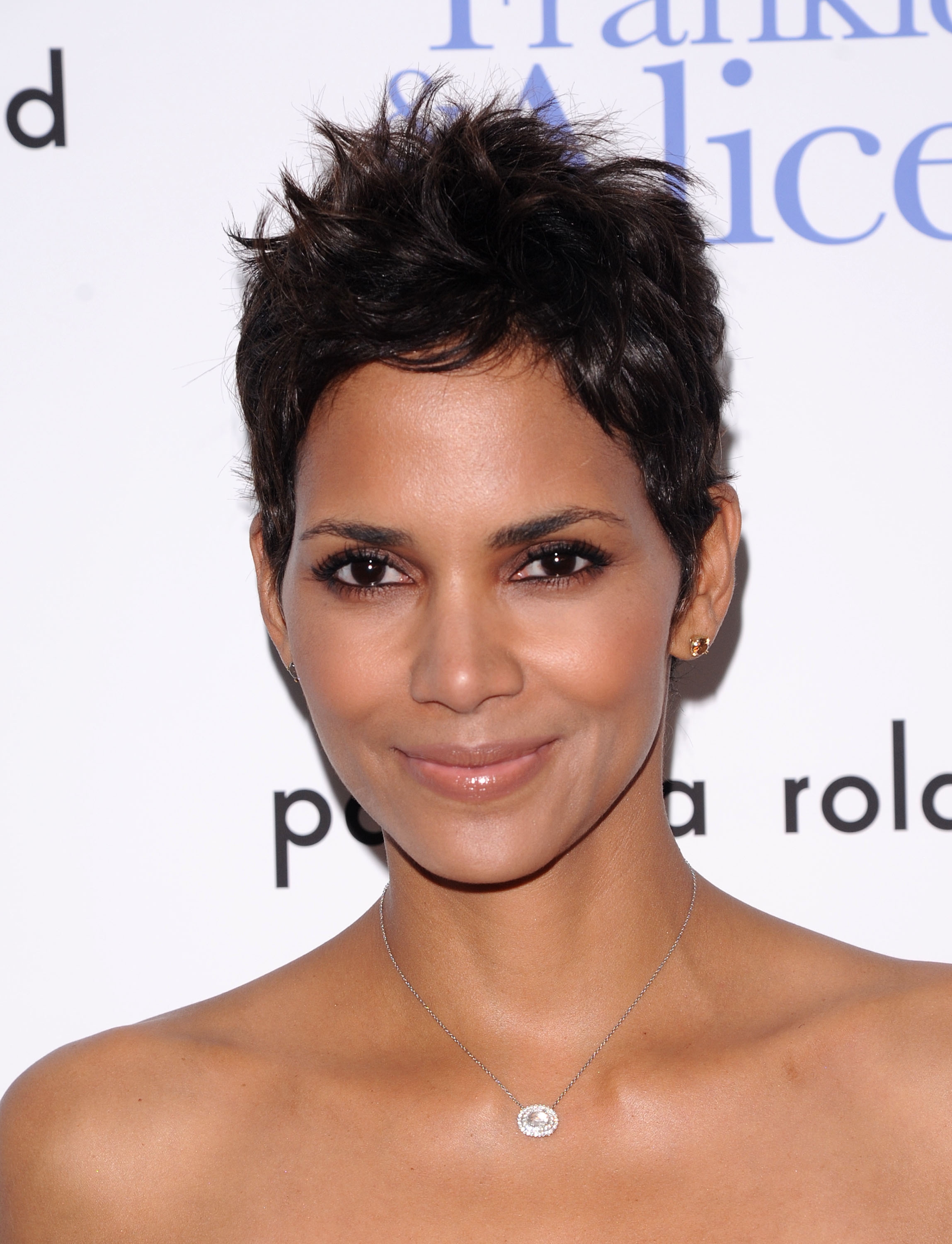 Representante: Halle Berry abandona filmaci&oacute;n; pelear&aacute; custodia