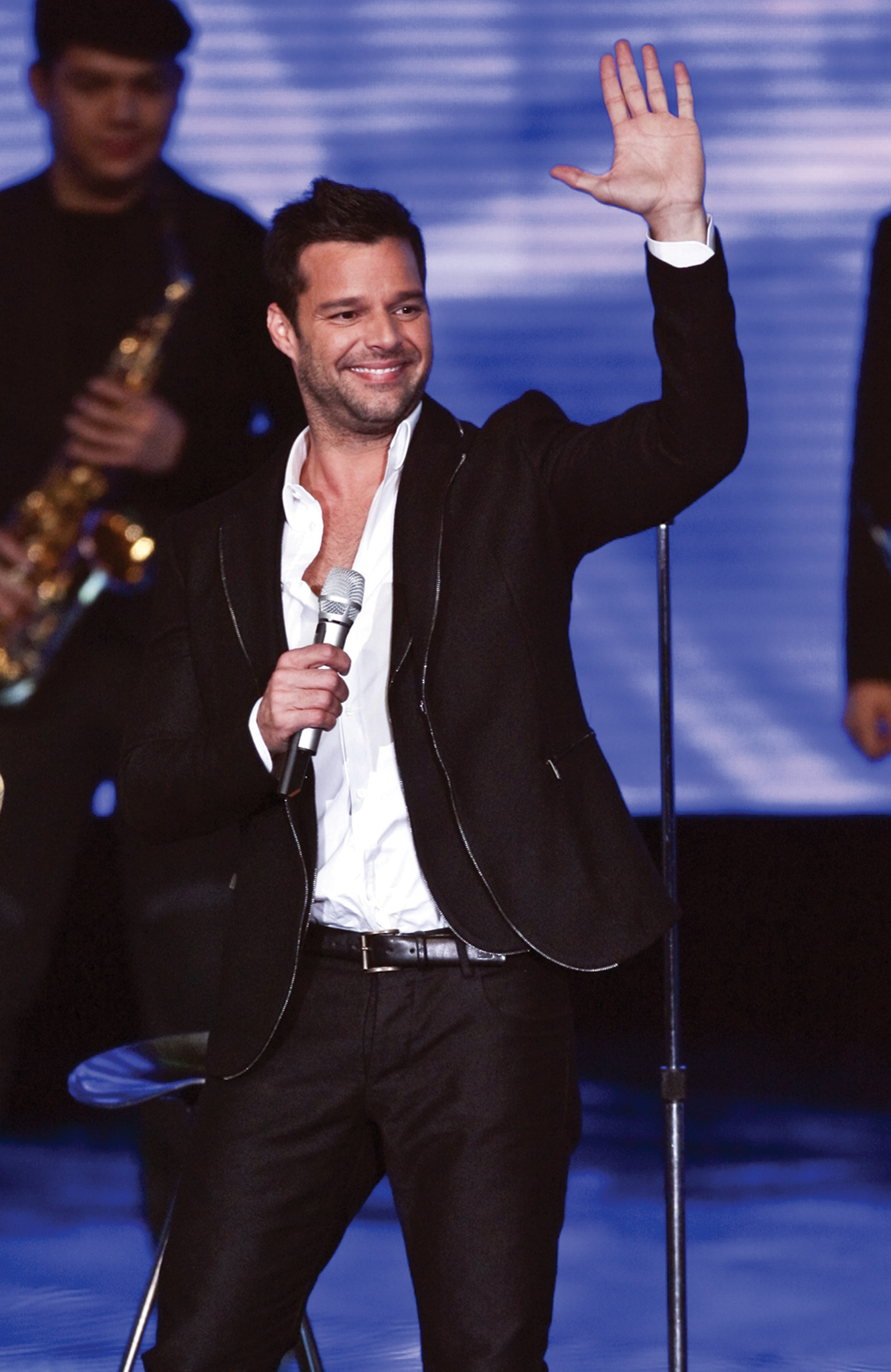 Deja su pasado en un CD