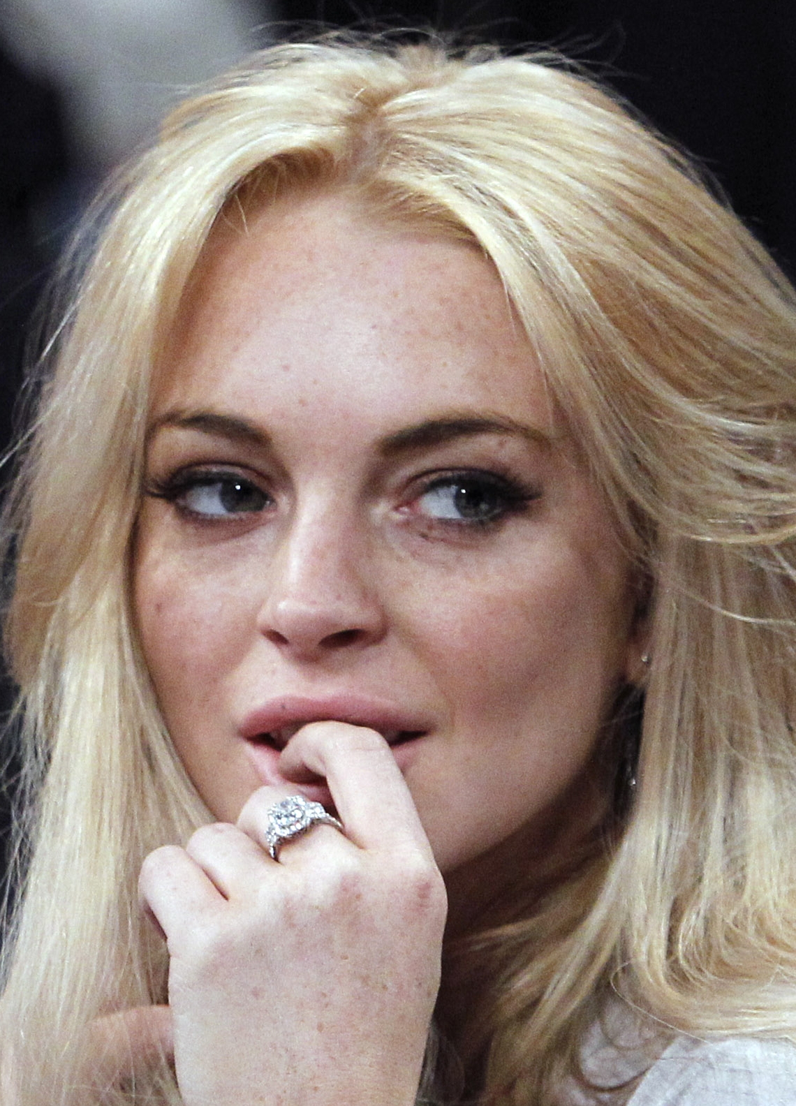 Lindsay Lohan enfrenta cargos por robo de collar