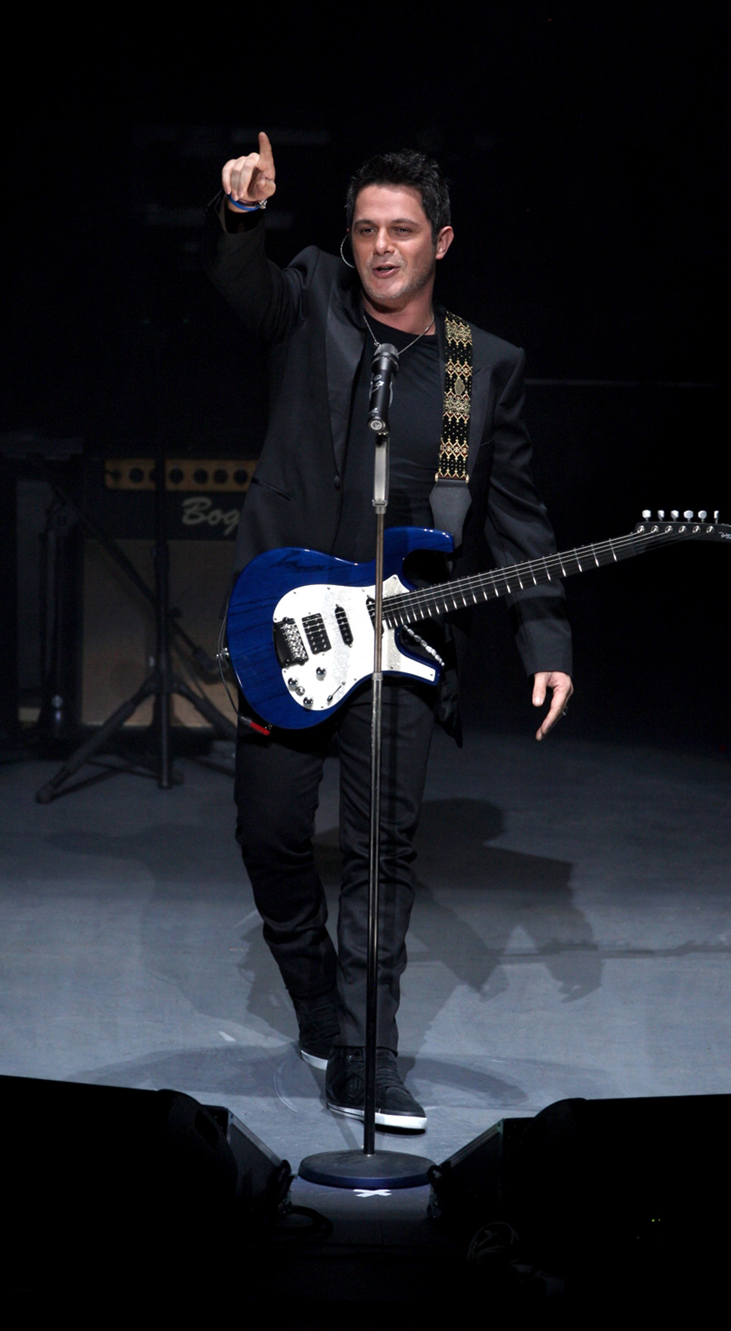 Sanz, Gloria Estefan y otros ayudan a ex presos cubanos en Espa&ntilde;a