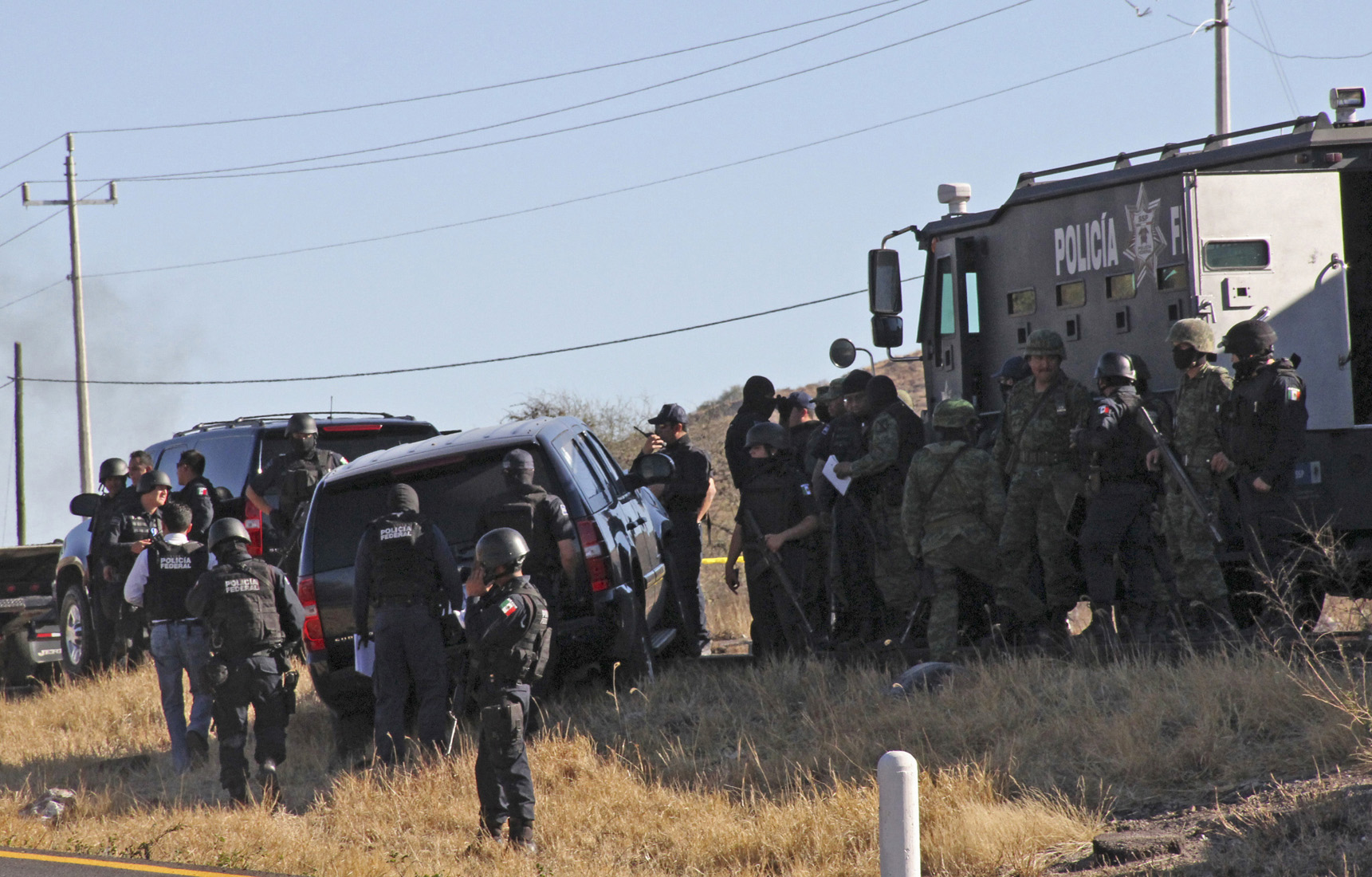 Balean a 2 agentes migratorios en M&eacute;xico