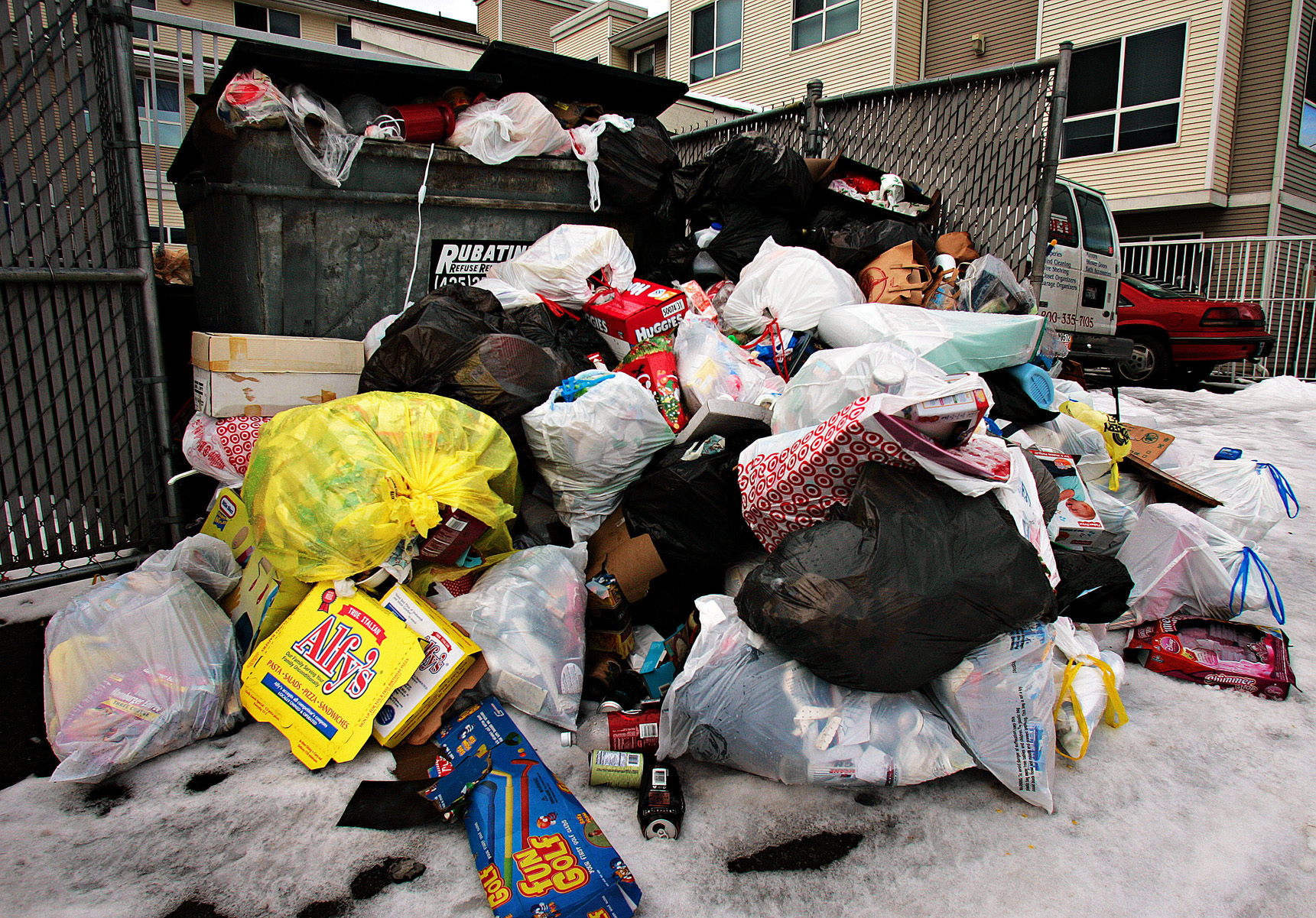 Most of Seattle trash  tracked to recycling centers ocross the country