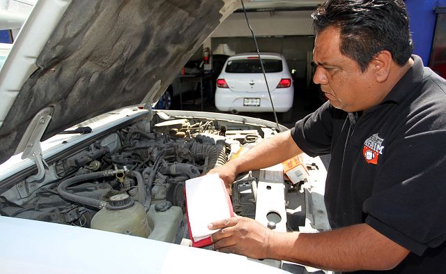 Da al auto mantenimiento primaveral