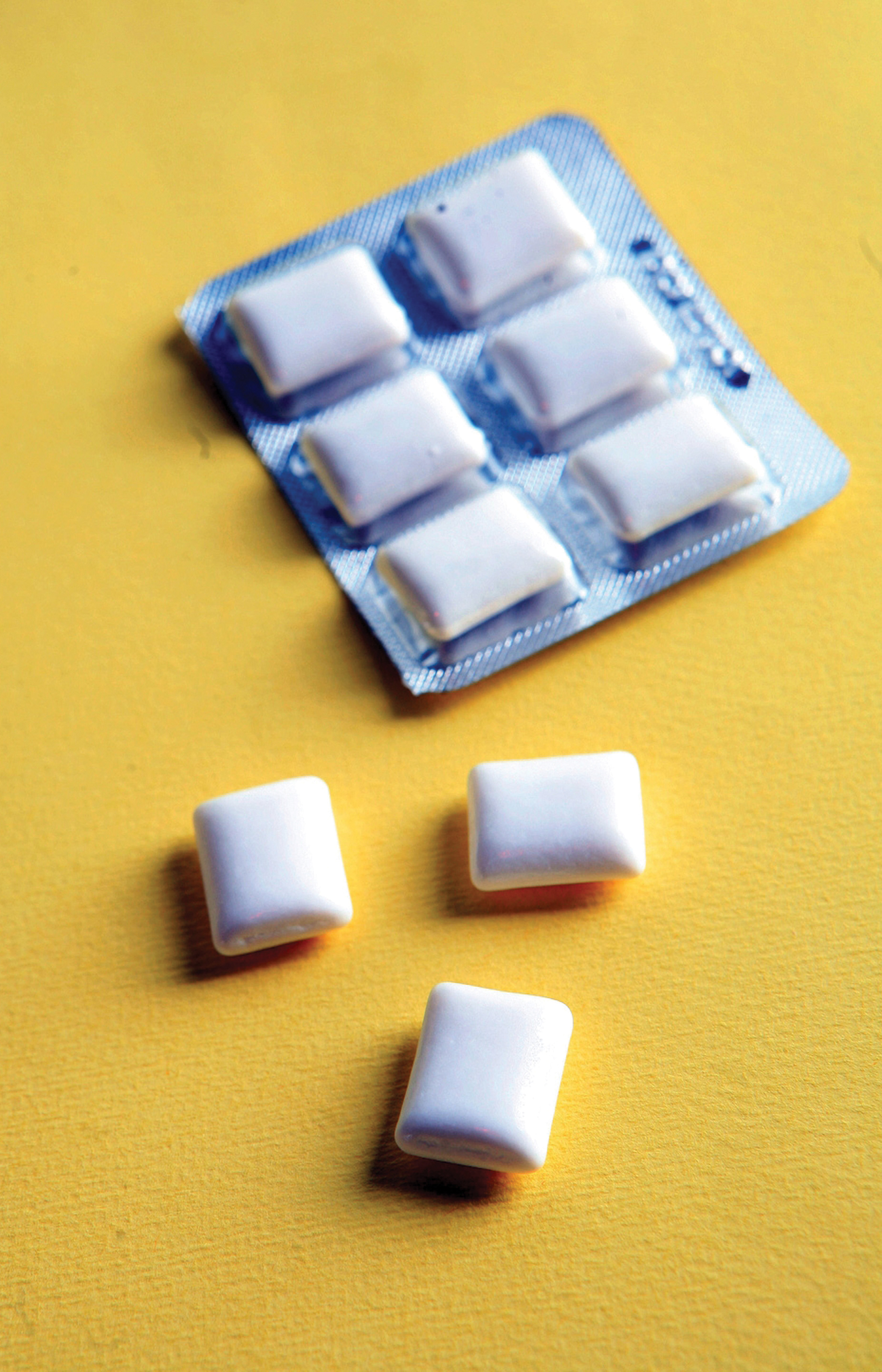 Cuida los dientes de tanto chicle