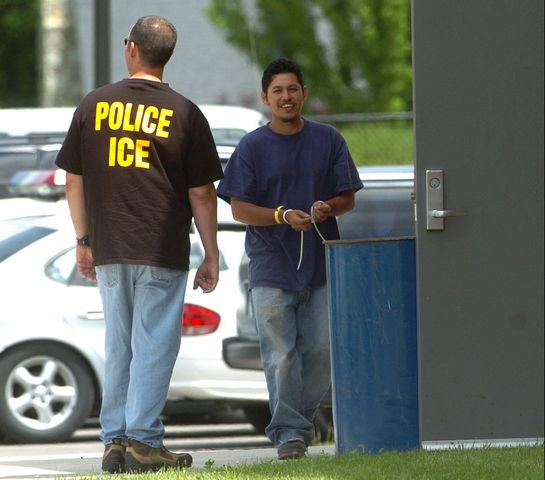 Napolitano defiende  “Comunidades Seguras”