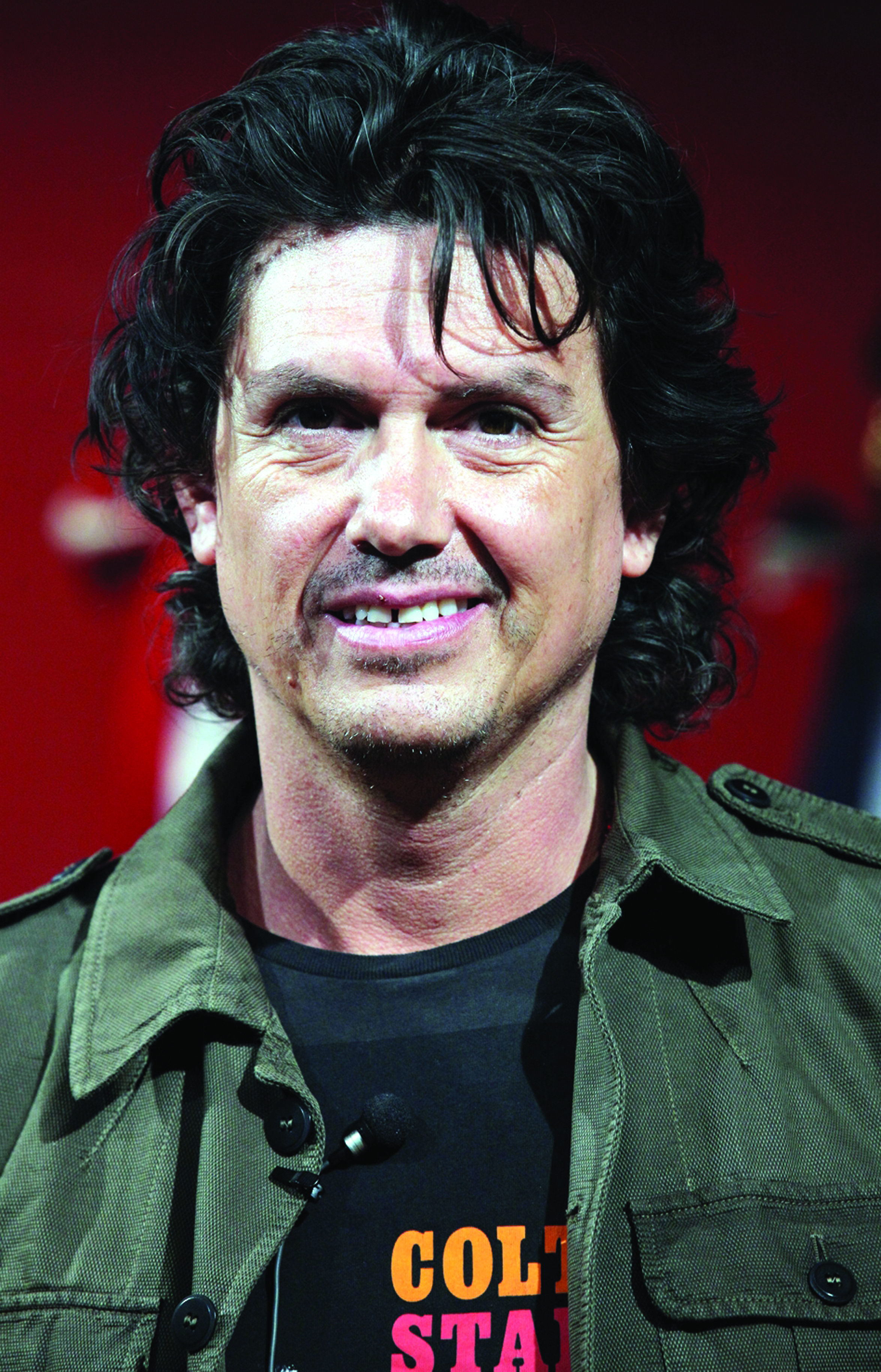 Sa&uacute;l Hern&aacute;ndez emprende carrera solista con "Remando"