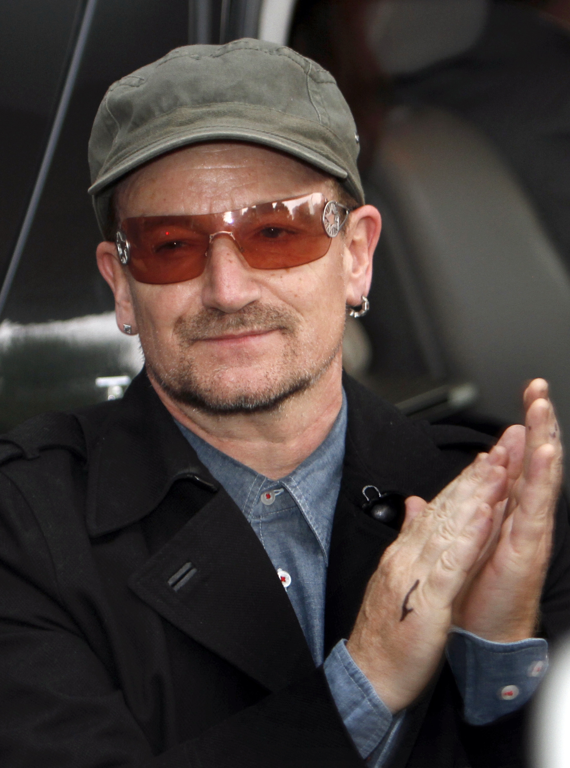 Bono elogia a público mexicano; se niega a hablar de violencia