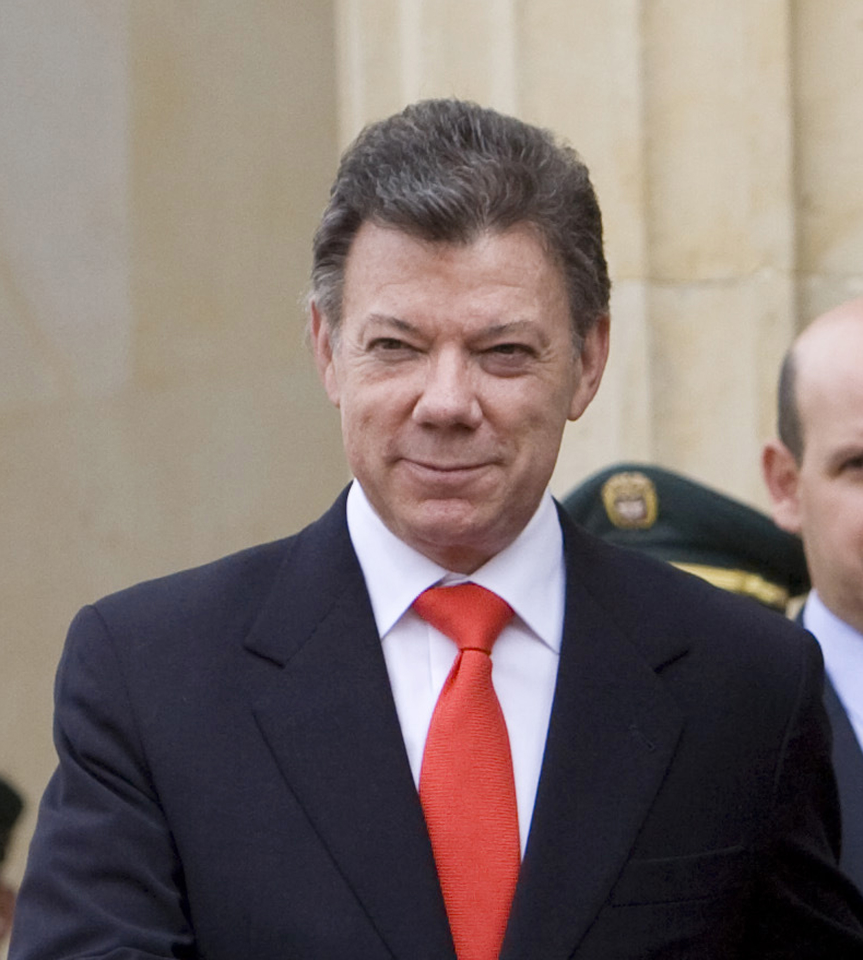 Renuncia embajador de Colombia en Caracas