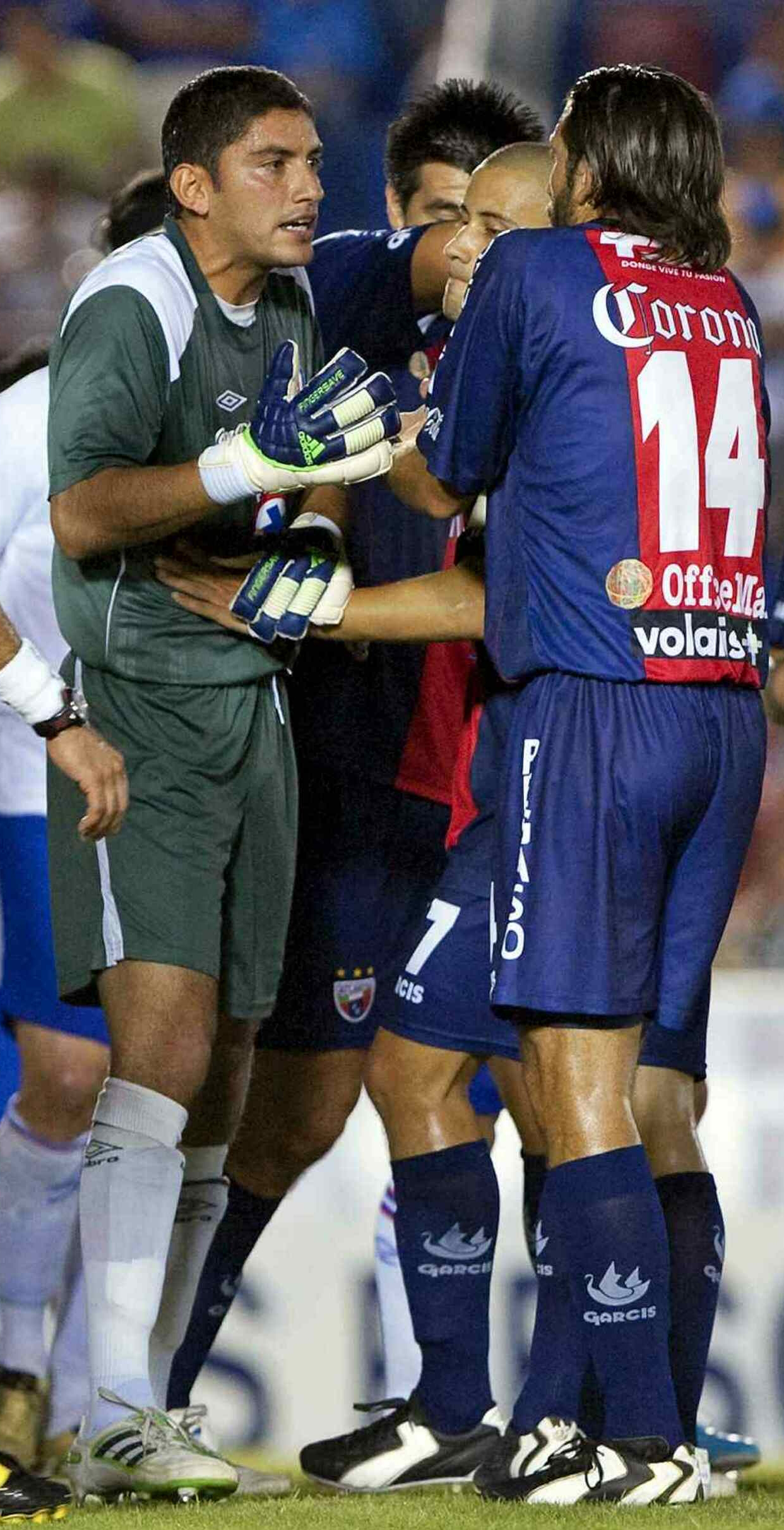 Corona:  Hombre escándalo