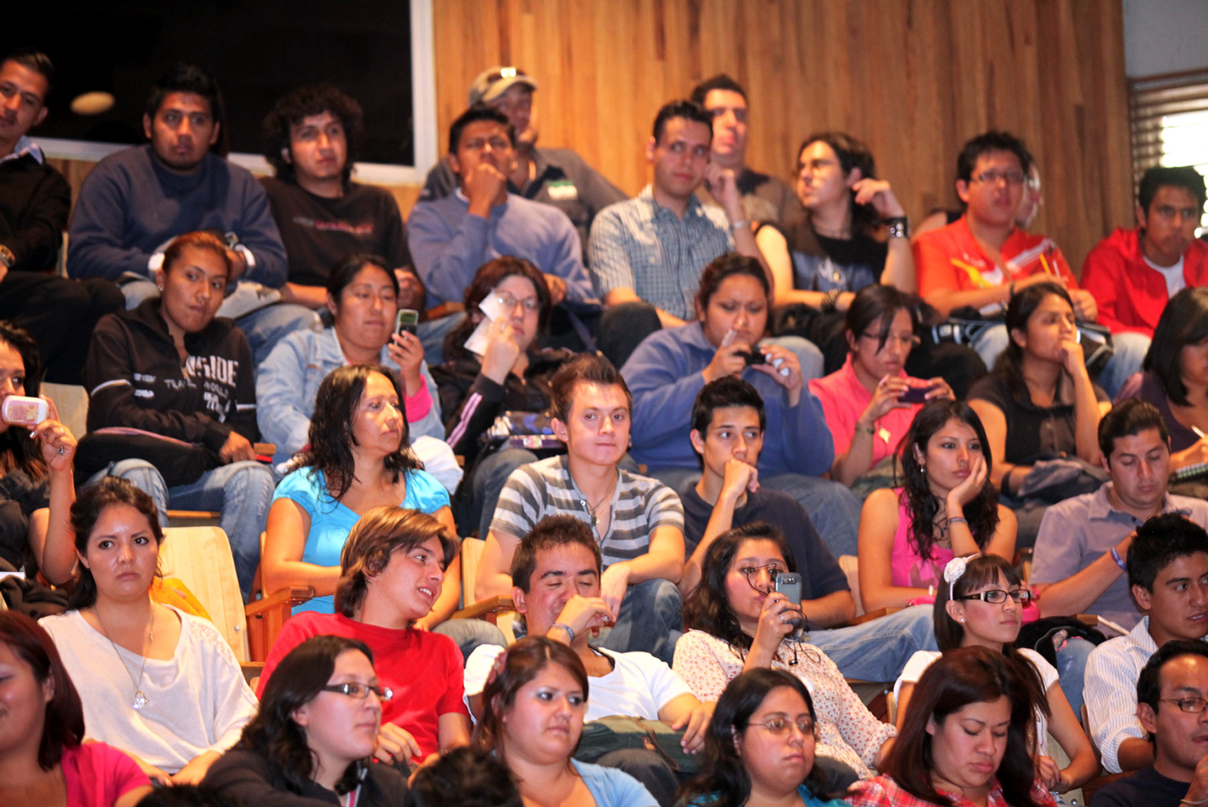 Combaten inseguridad becando a j&oacute;venes