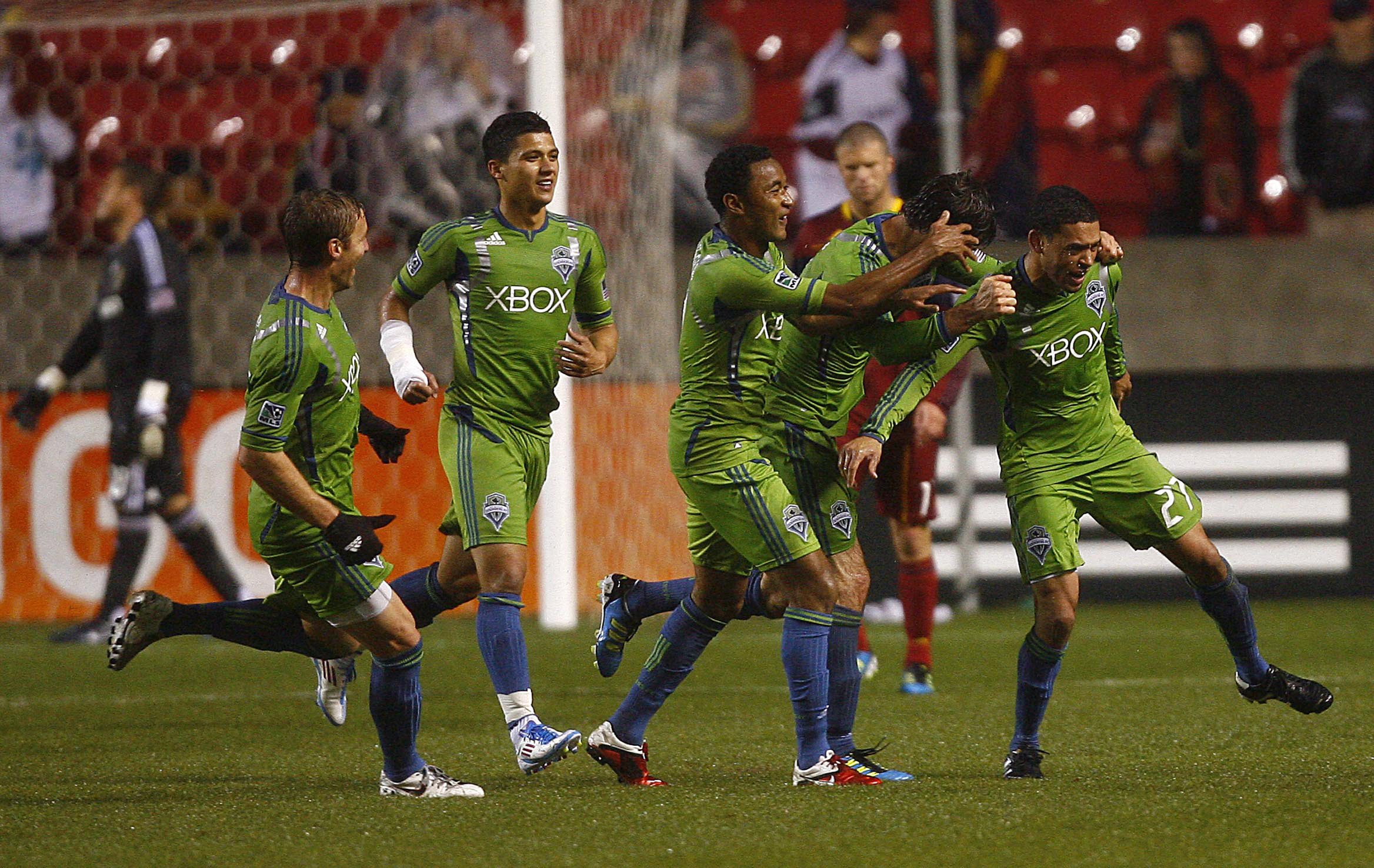 En r&iacute;o revuelto...