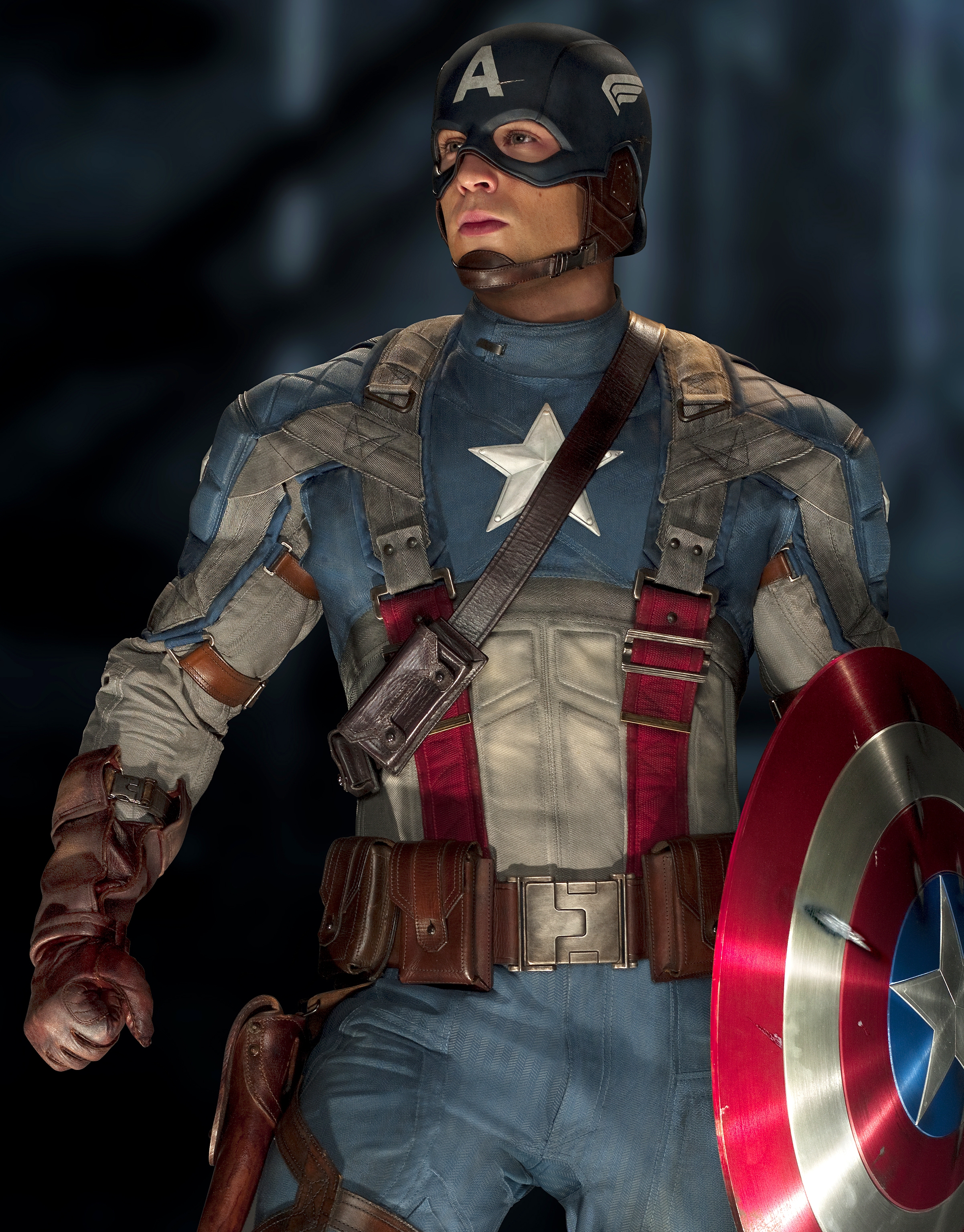 Capitán América se reúne con niños hispanos