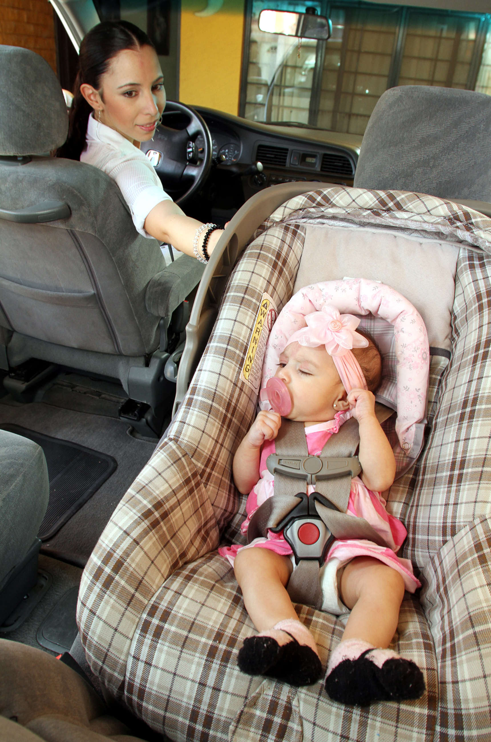 Precauci&oacute;n: No deje a sus ni&ntilde;os dentro del auto