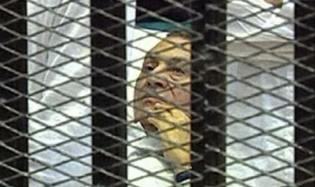 Mubarak se declara inocente de corrupci&oacute;n y asesinato