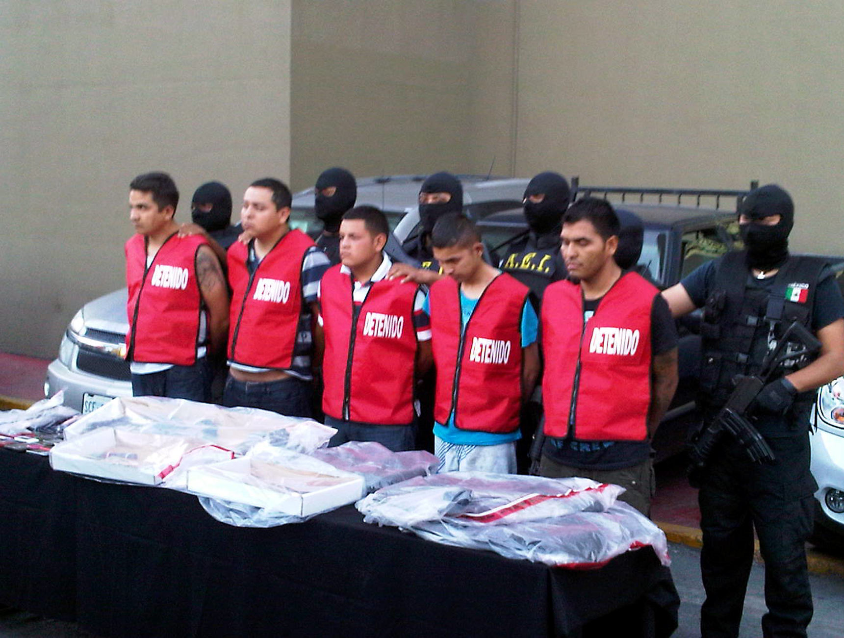 'Quer&iacute;amos asustar; se nos pas&oacute; la mano'