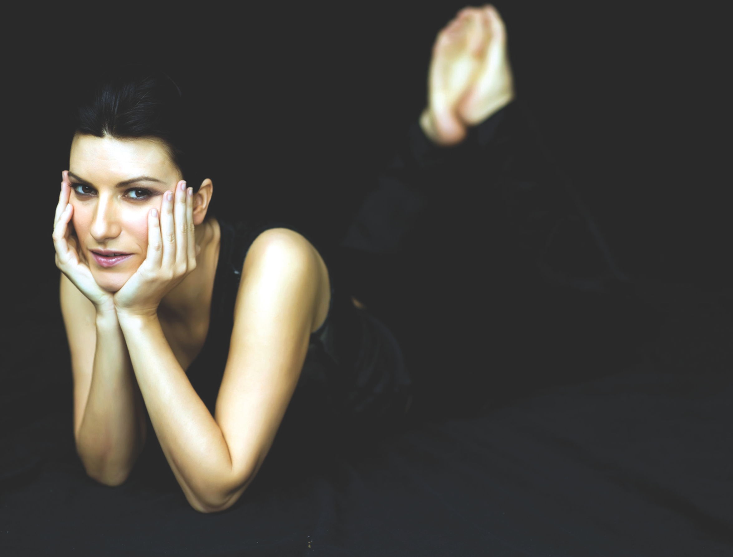 Fortalece Pausini su relaci&oacute;n familiar