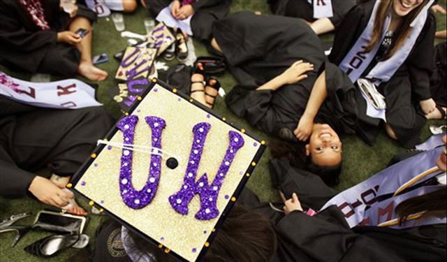 Sube n&uacute;mero de hispanos j&oacute;venes en universidades