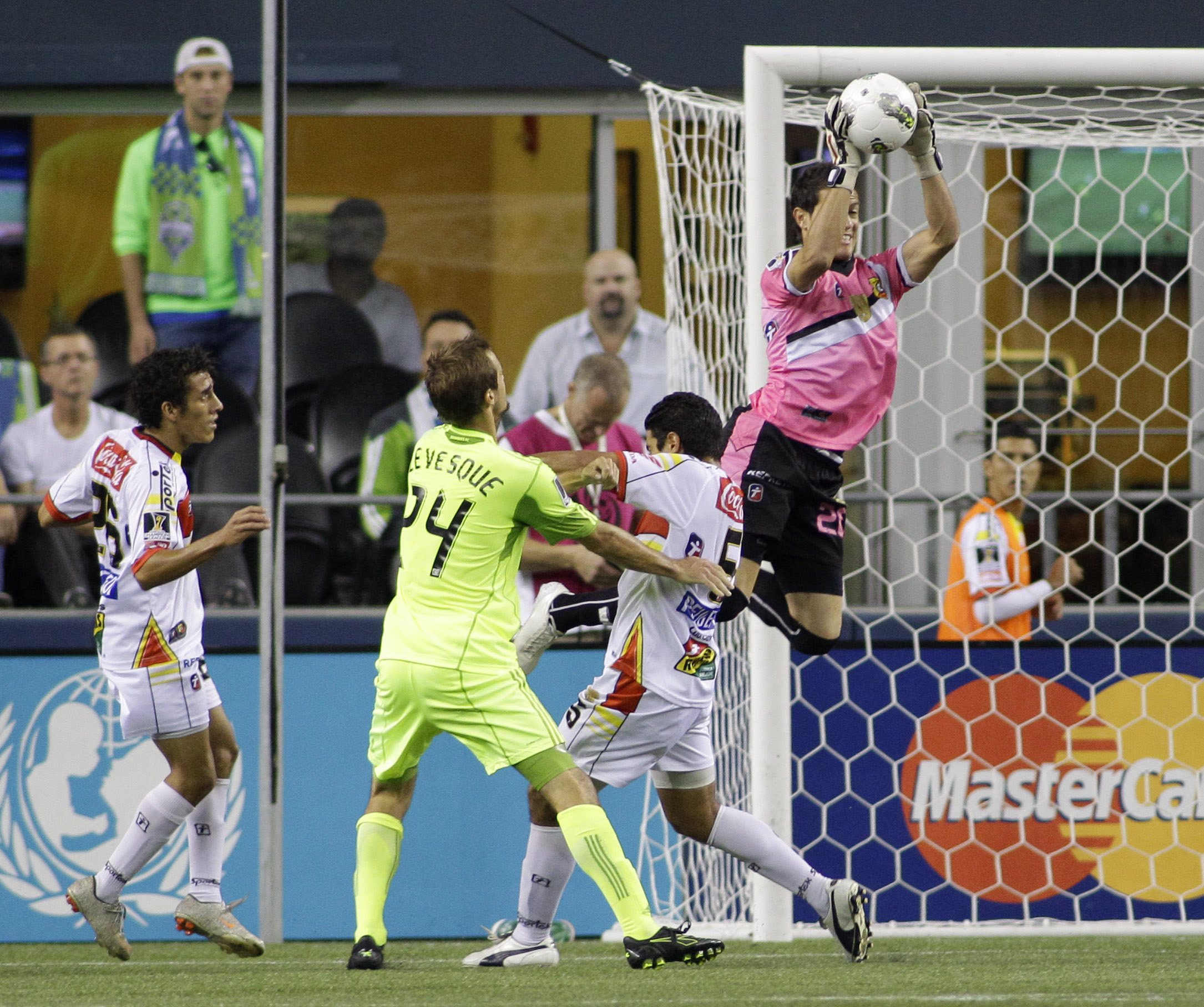 Herediano complic&oacute; a Sounders