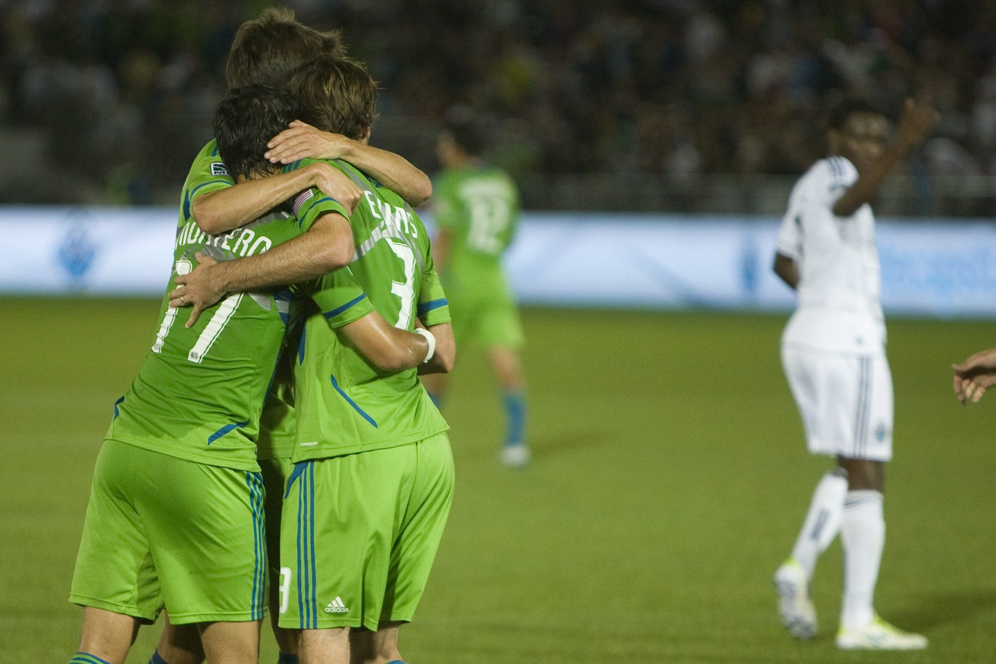 Montero le d&aacute; una copa a Sounders