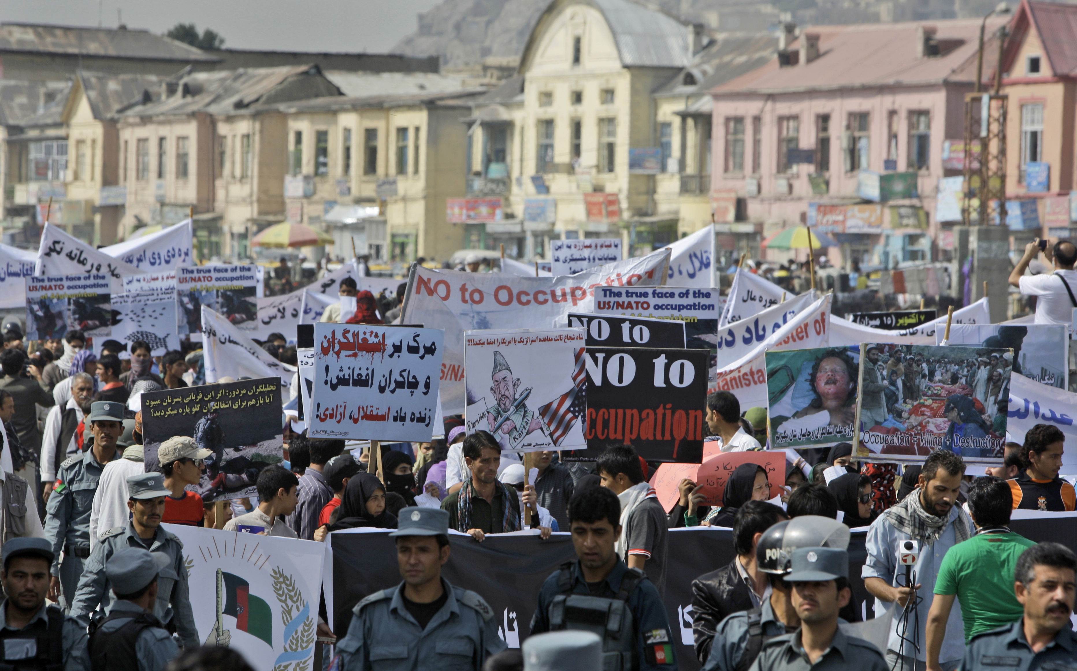 Afganos quieren fuera a soldados extranjeros