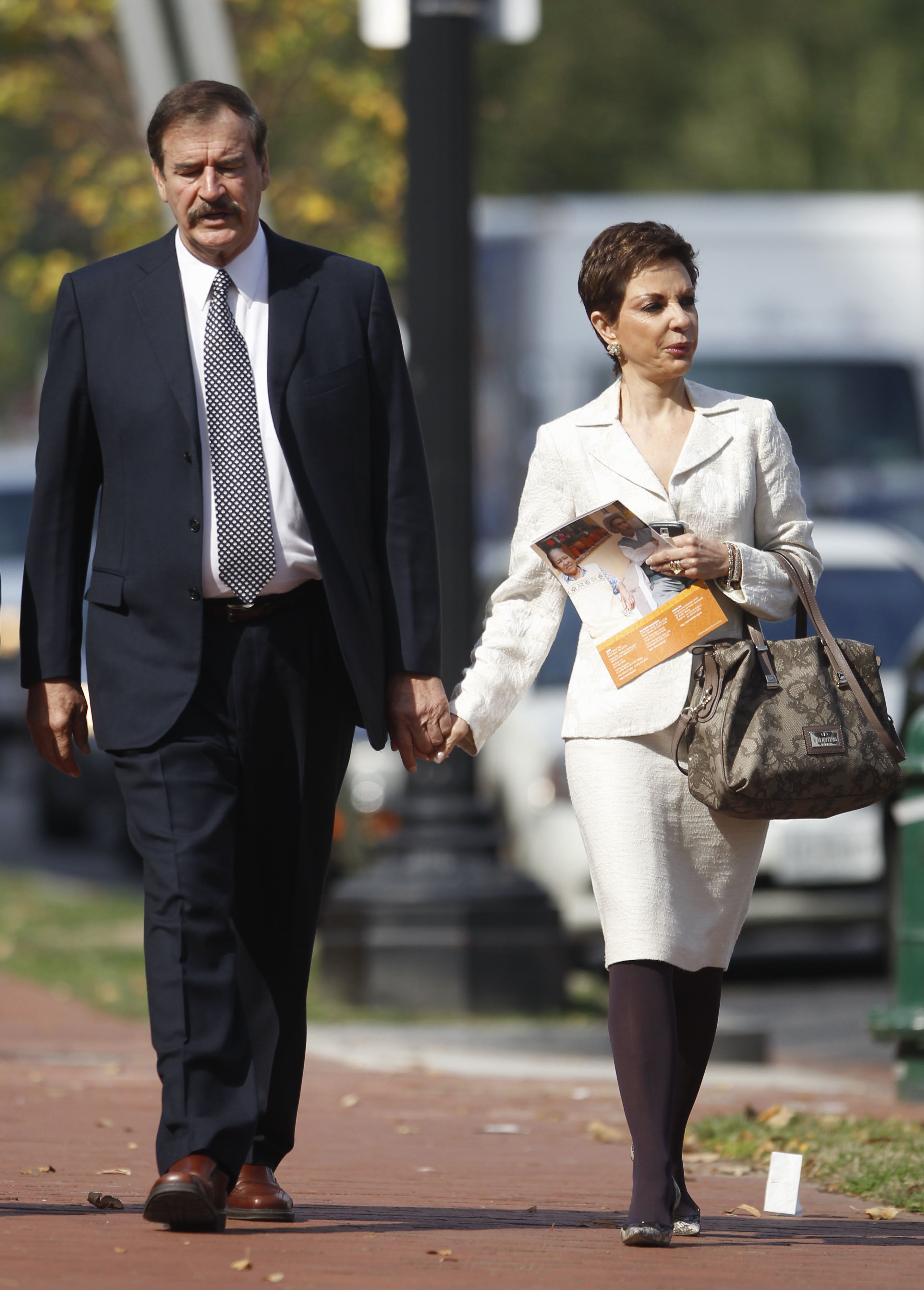 Fox propone negociar con narcos