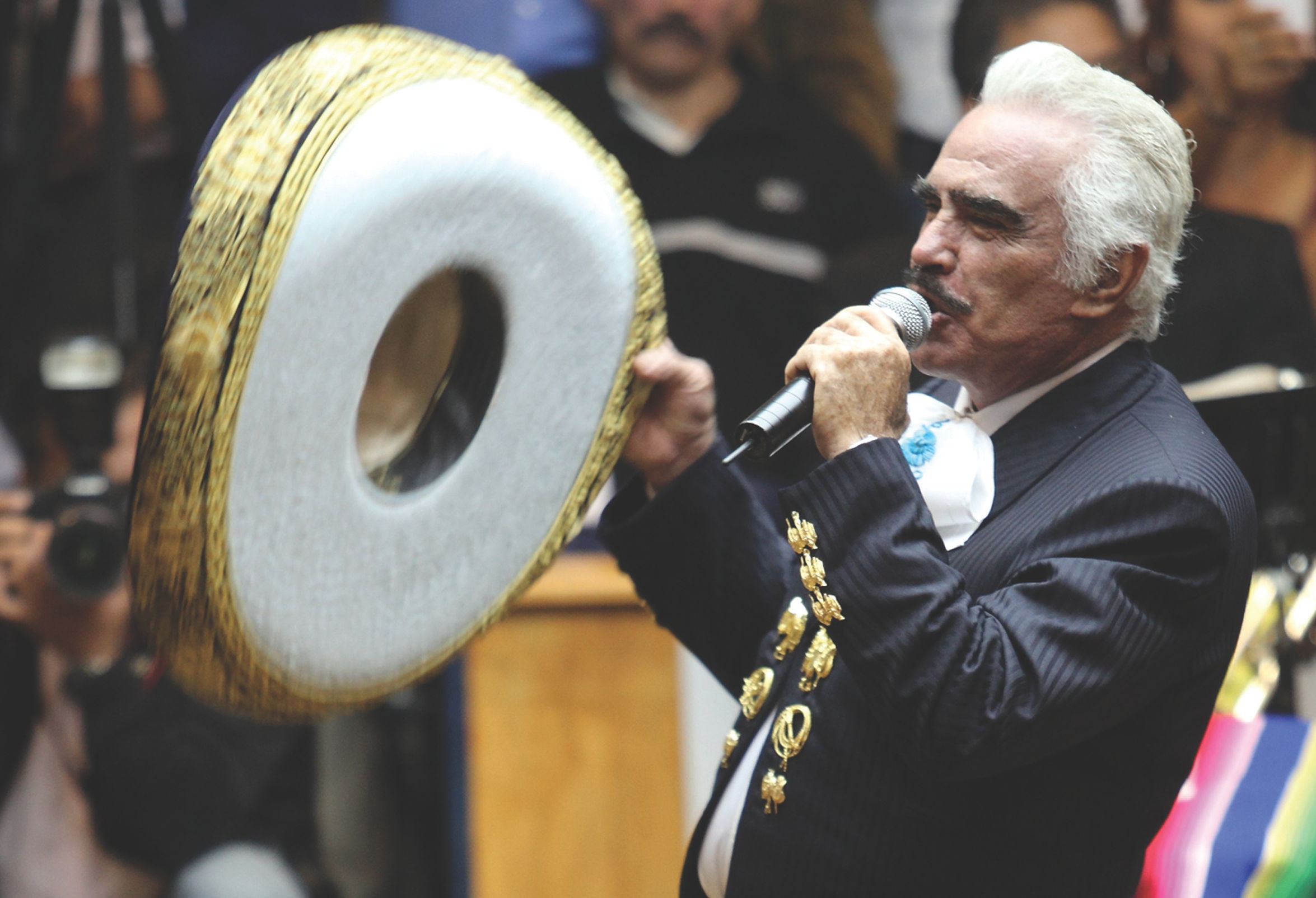 Evita Chente cantar s&oacute;lo temas viejitos