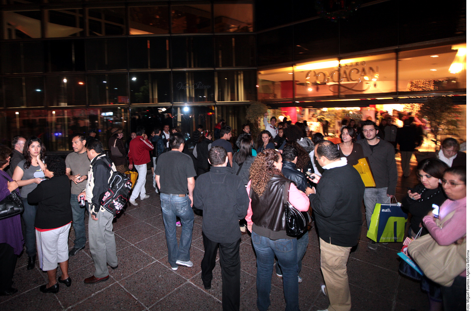 Al menos tres muertos tras sismo en M&eacute;xico