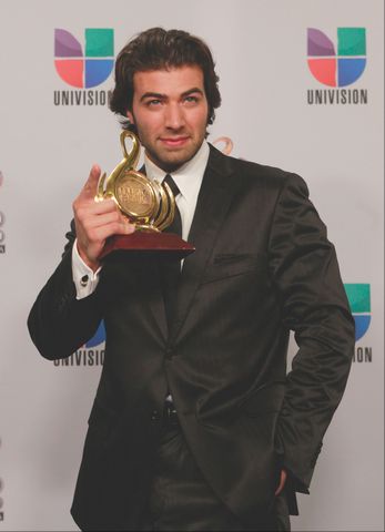 Se concentra Canela en la m&uacute;sica