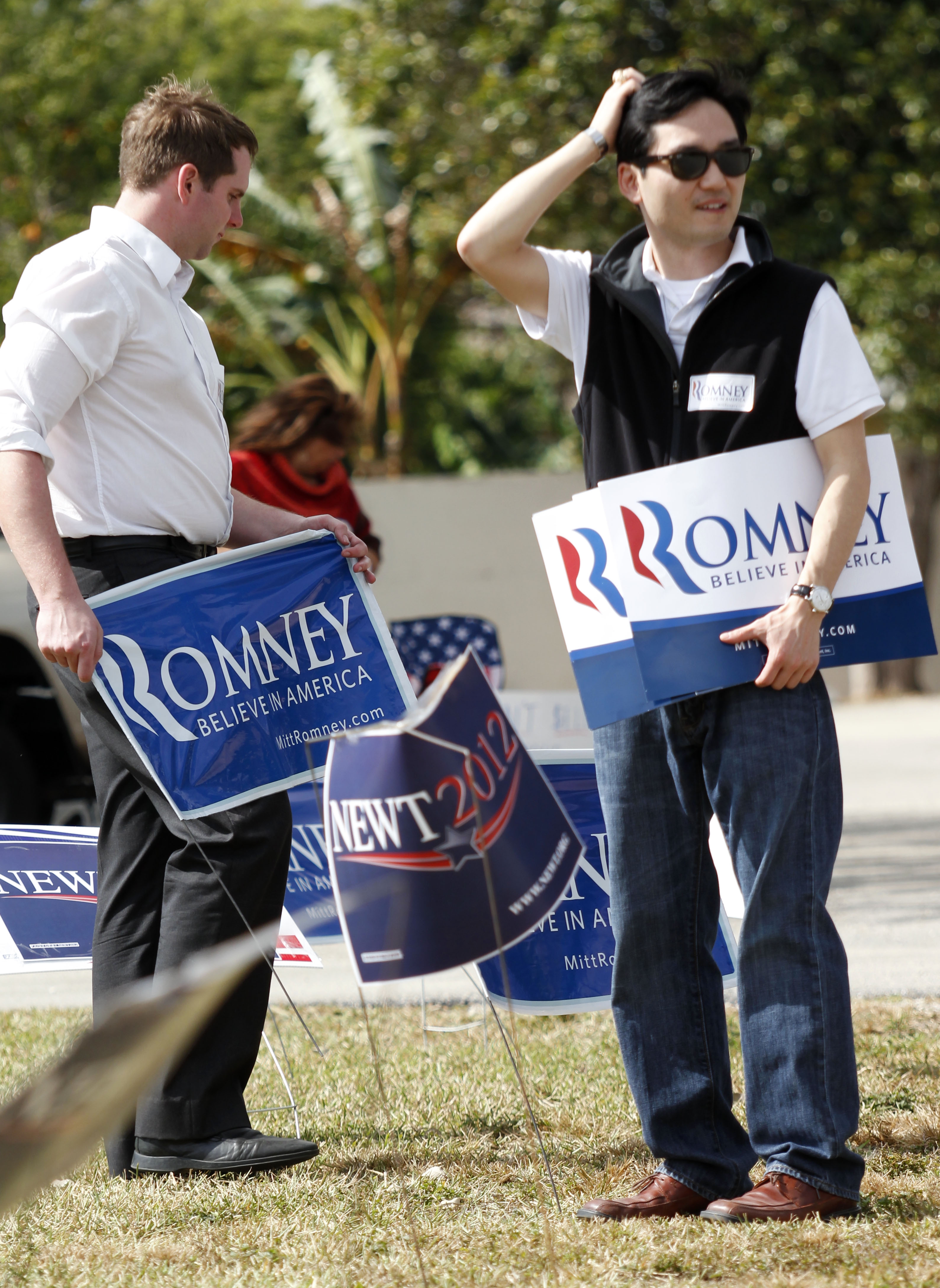 Romney lleva delantera Republicana