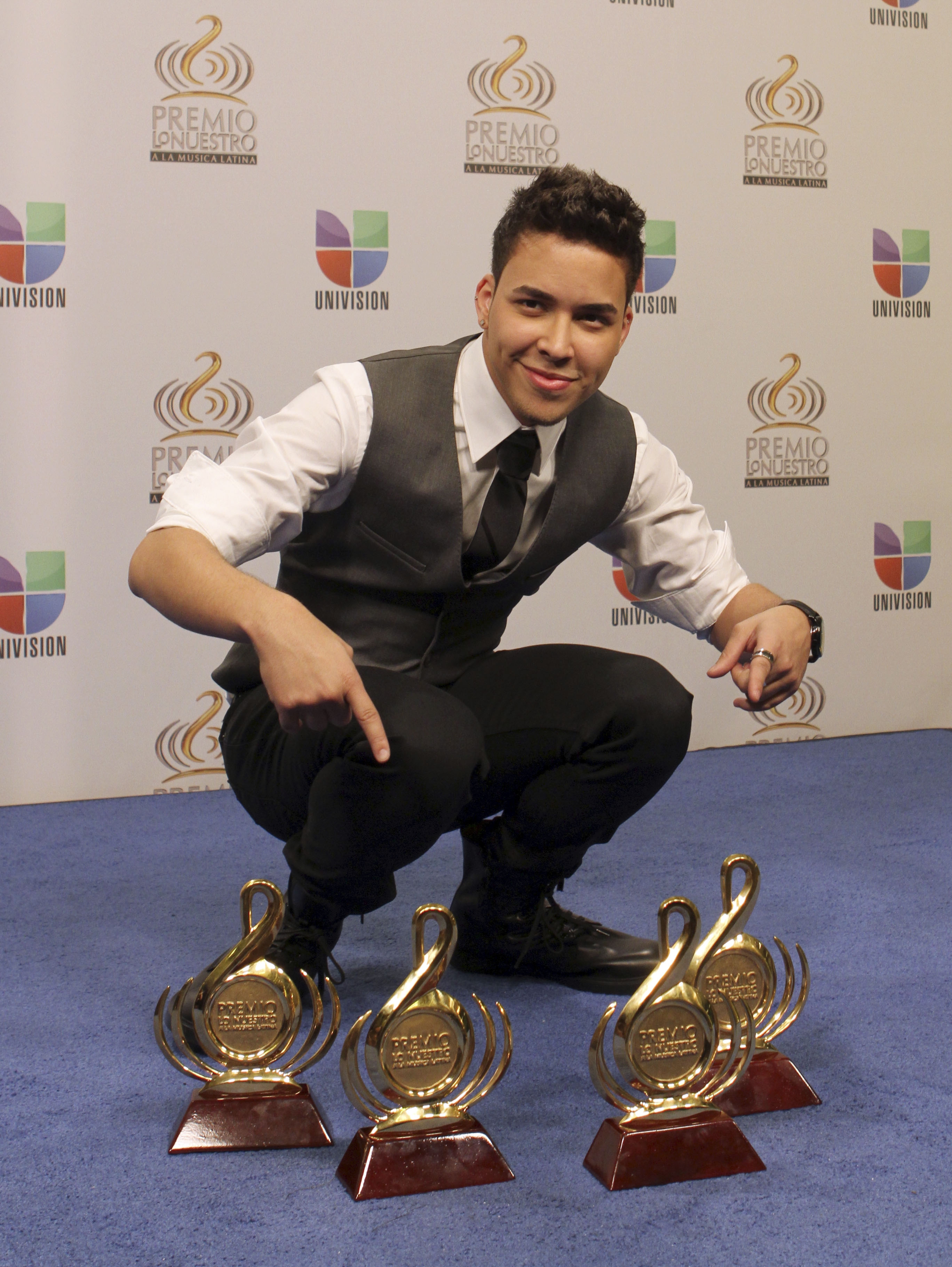 Prince Royce y Shakira, ausente, triunfan en Premio Lo Nuestro