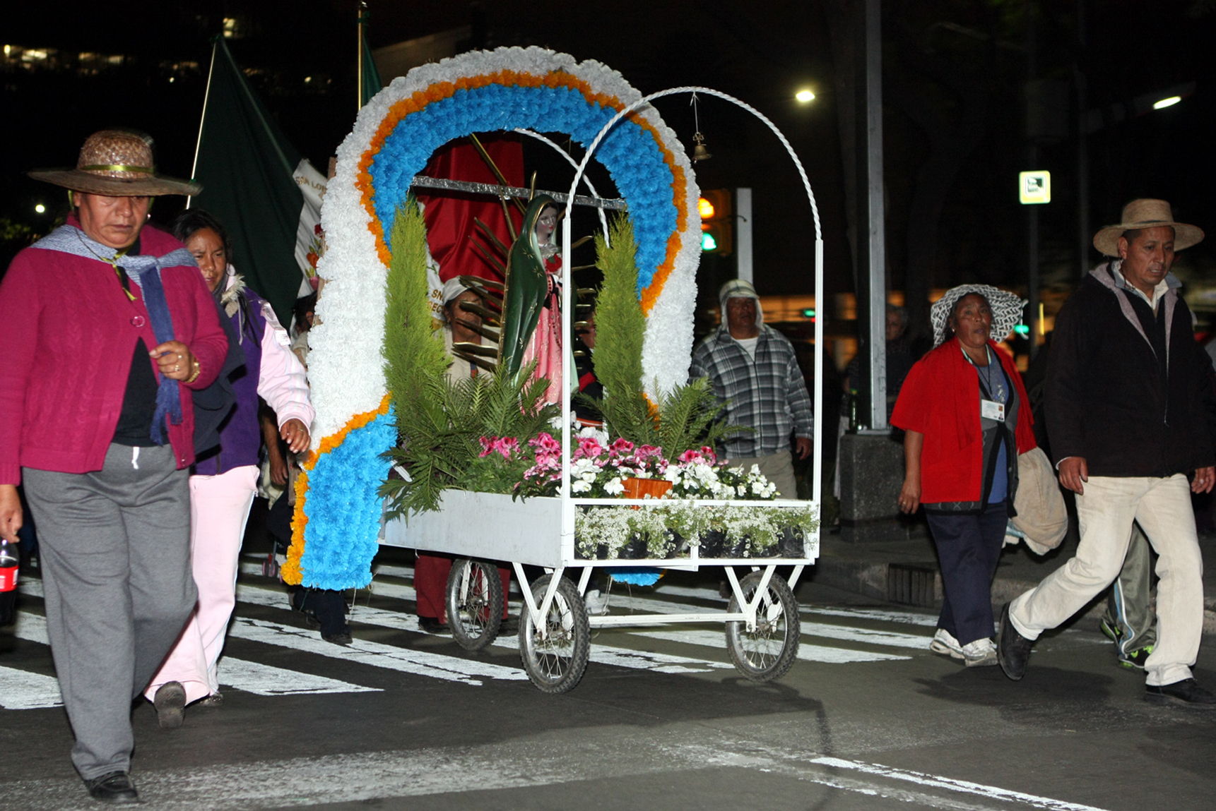 Llegan peregrinos de Toluca a La Villa