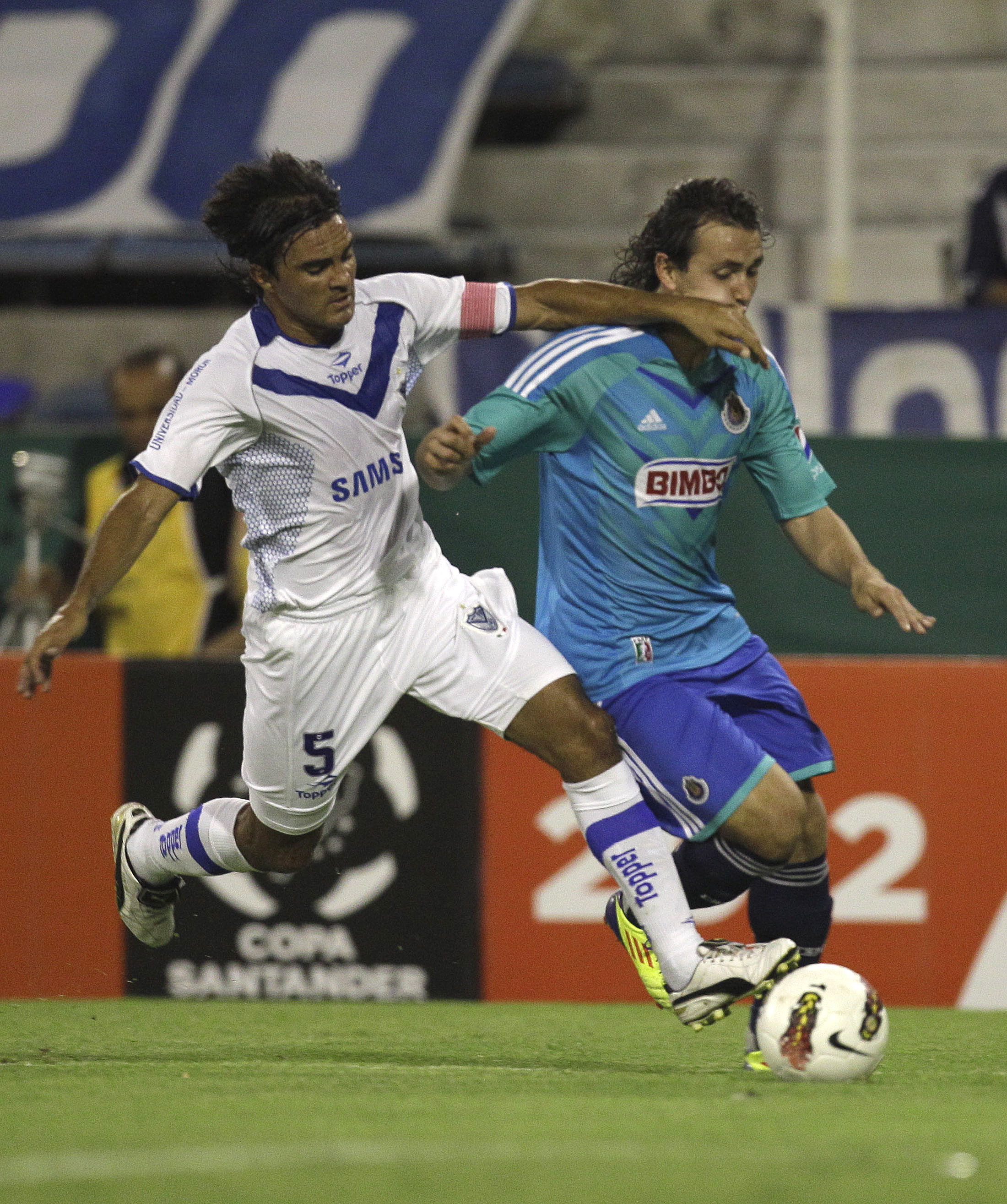 Chivas aguant&oacute; un ratito