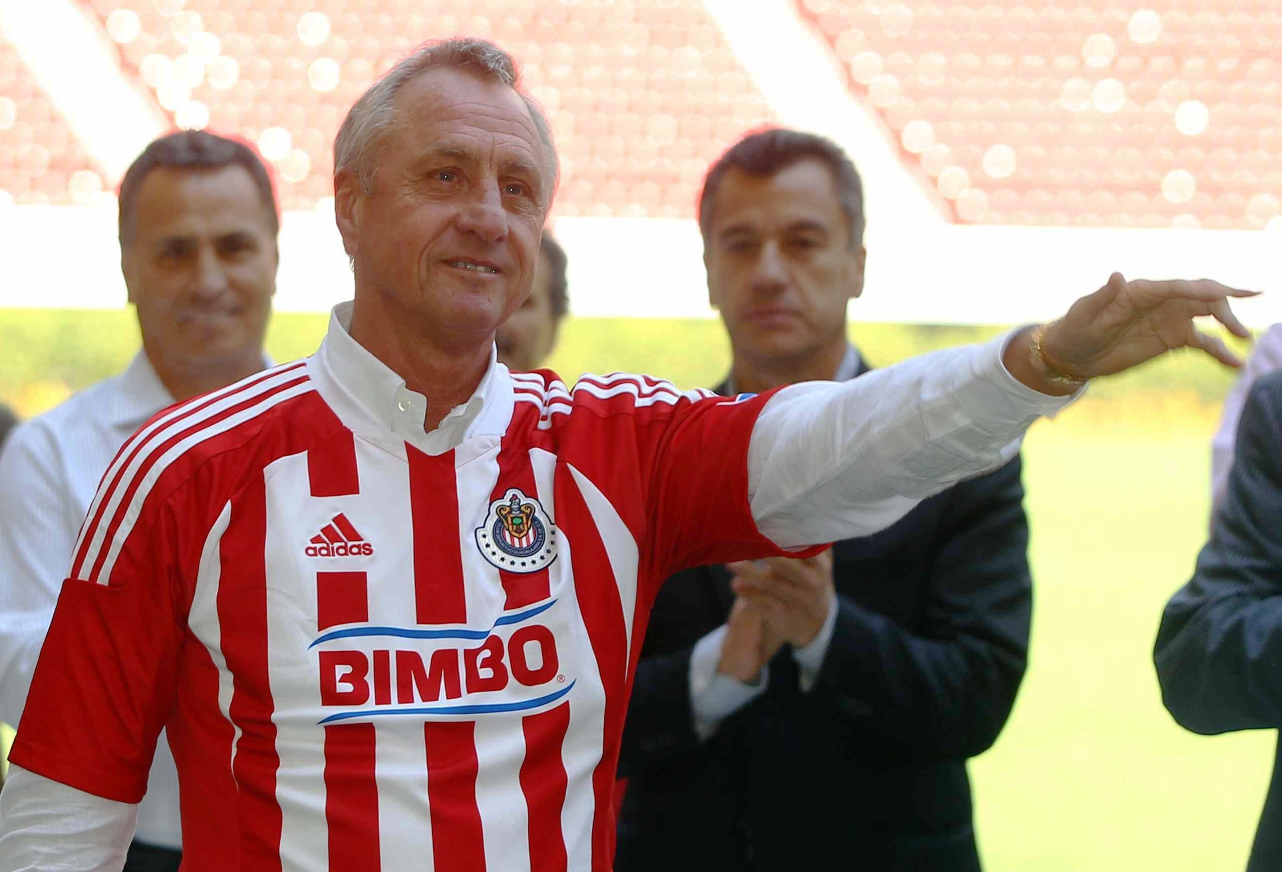 Cruyff tiene contrato a 3 a&ntilde;os