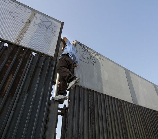 Republicanos a favor  de muro fronterizo