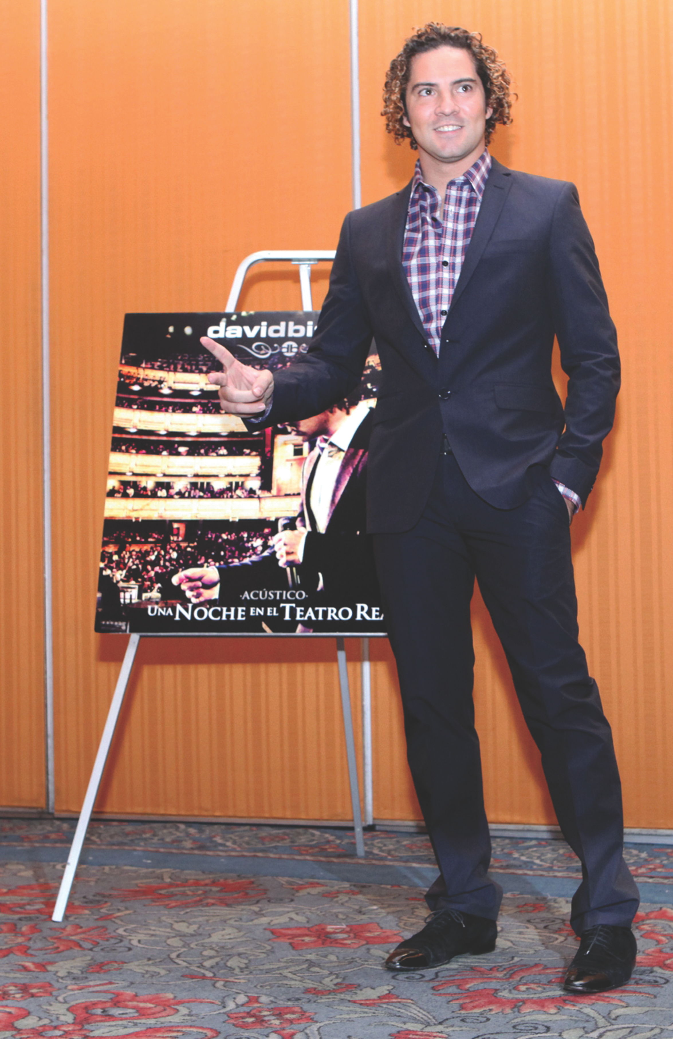 Bisbal est&aacute; contento de grabar con Juanga