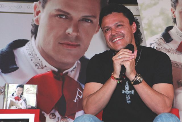 Emociona a Pedro Fern&aacute;ndez nueva telenovela