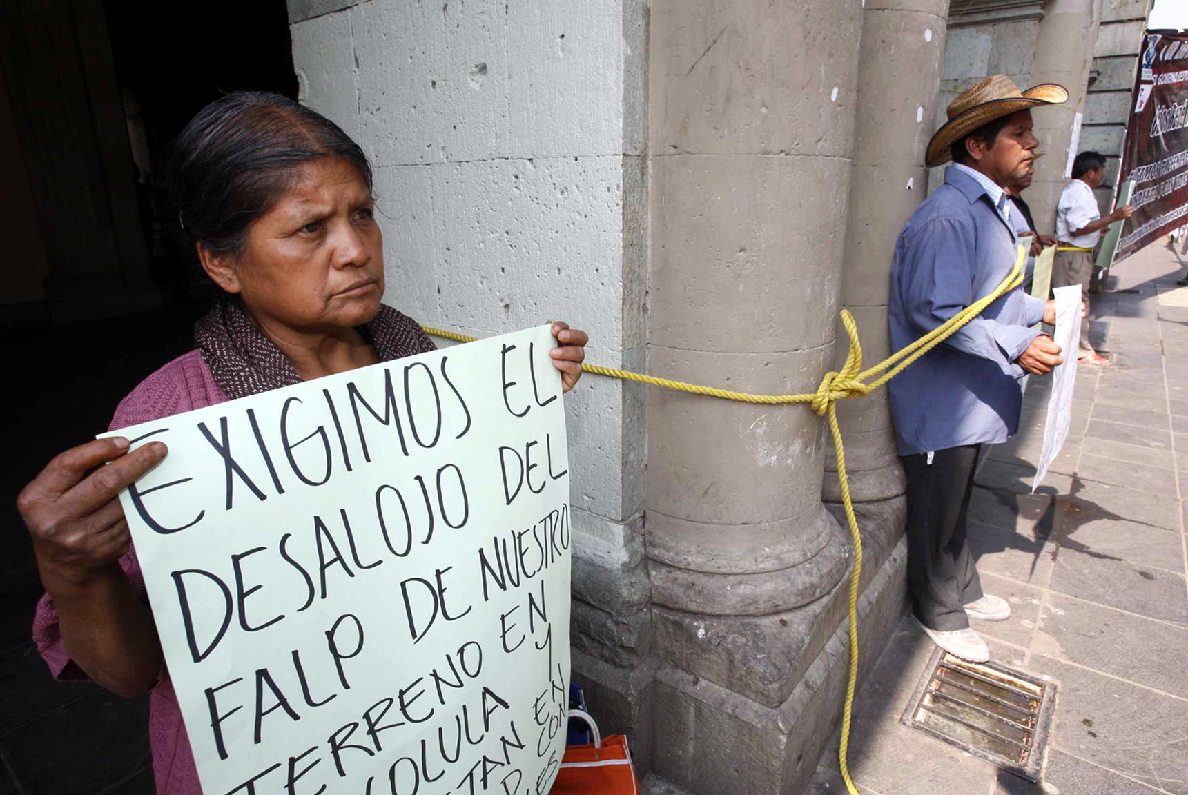 Se amarran a Palacio de Oaxaca